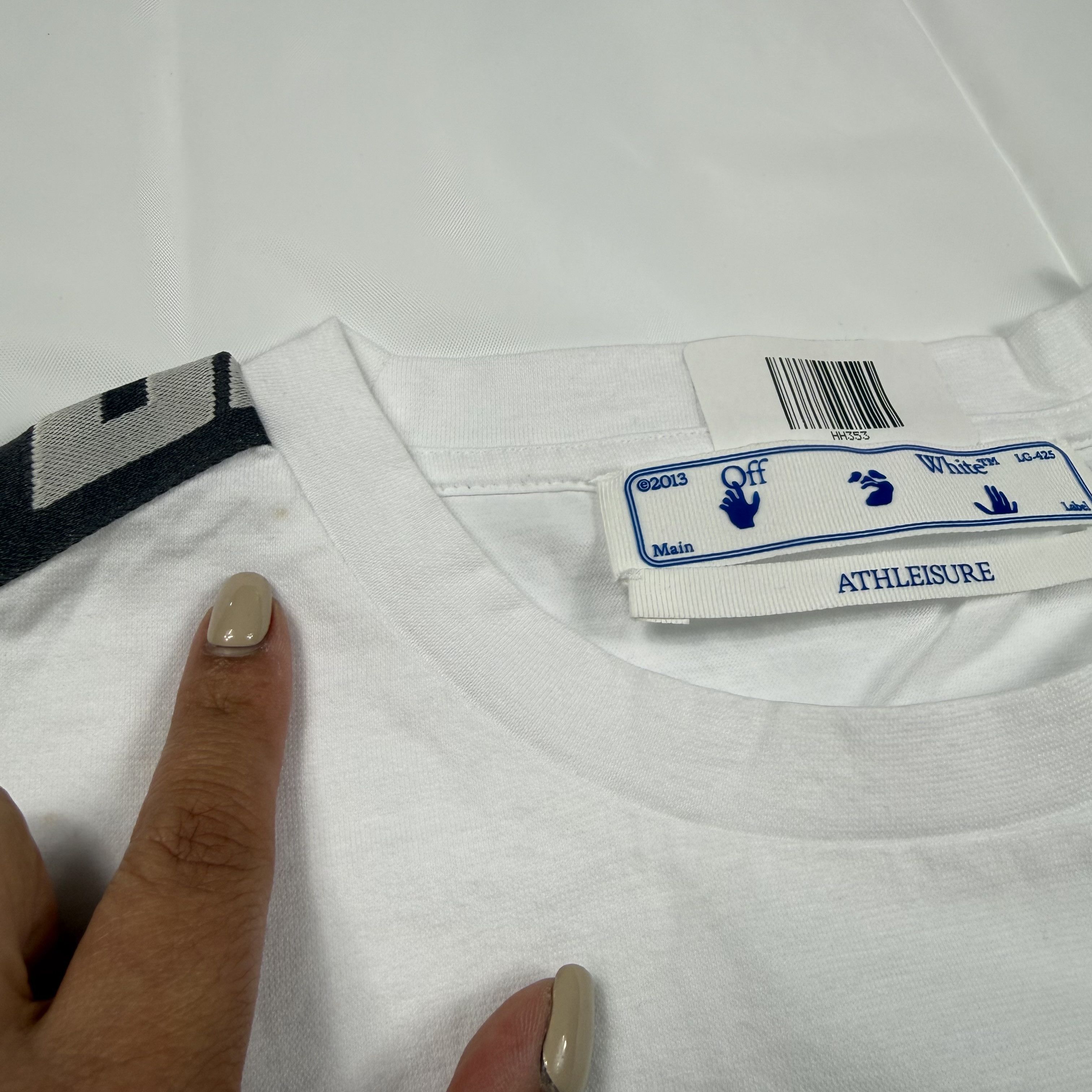 Off-White Off-White Athleisure White T-Shirt Logo Shoulder Tape Size US L / EU 52-54 / 3 - 6 Thumbnail