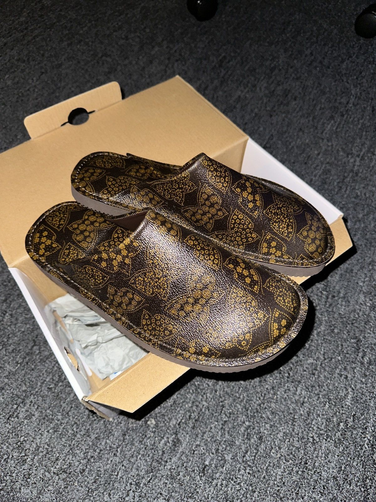 Needles Suicoke slipper
