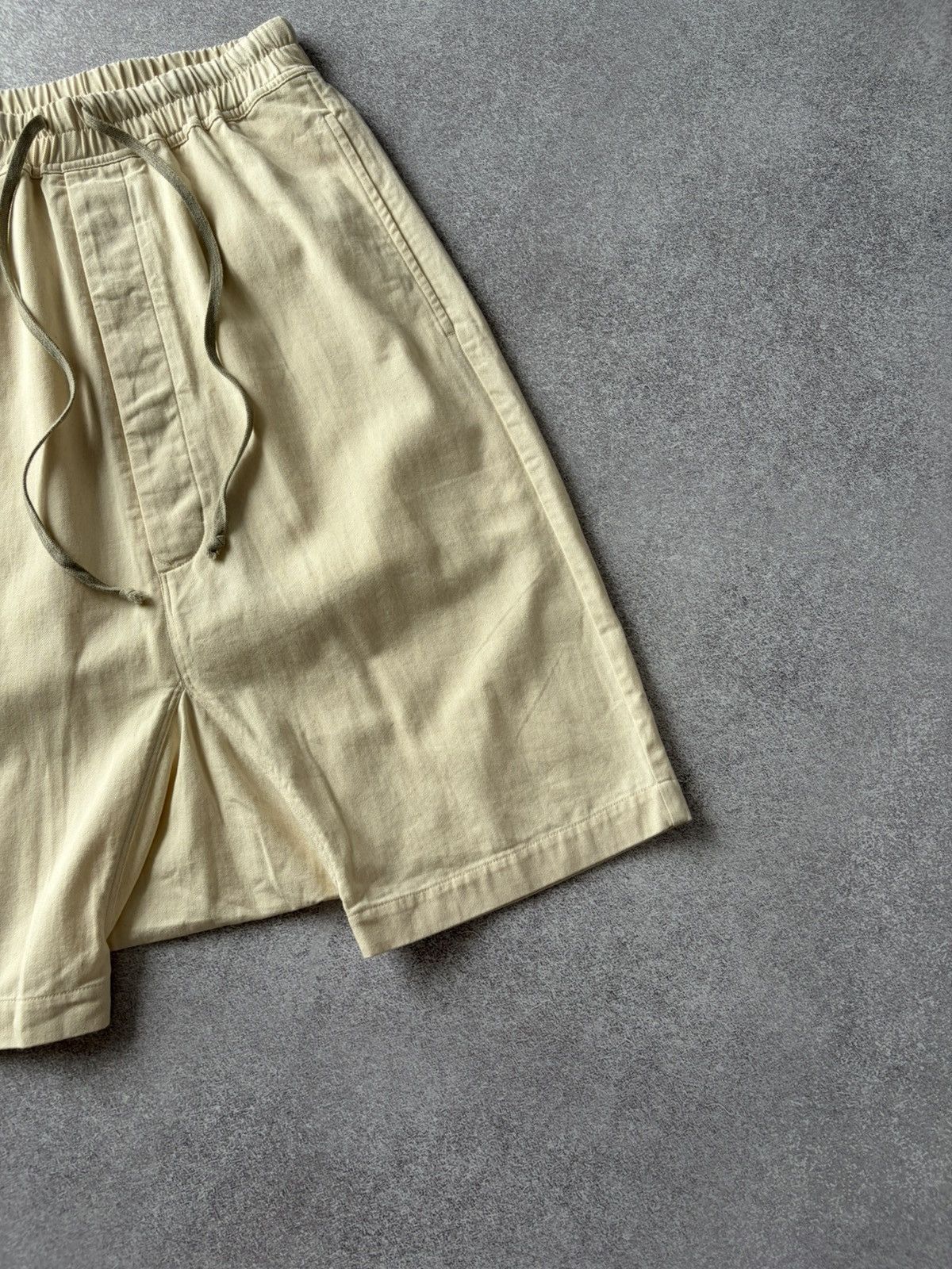Rick Owens Rick Owens Fogachine SS22 Drop Crotch Wide Cut Beige Shorts Size US 31 - 4 Thumbnail