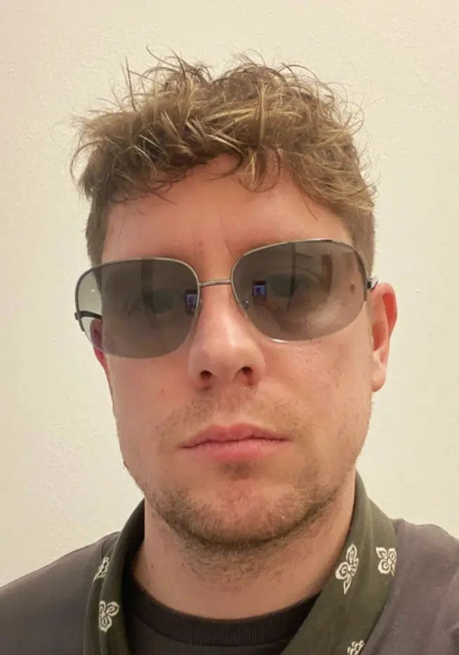 Prada × Vintage PRADA Sunglasses SPR 57D Sport Symbol Wrap Shield Mask RI883 Size ONE SIZE - 4 Thumbnail