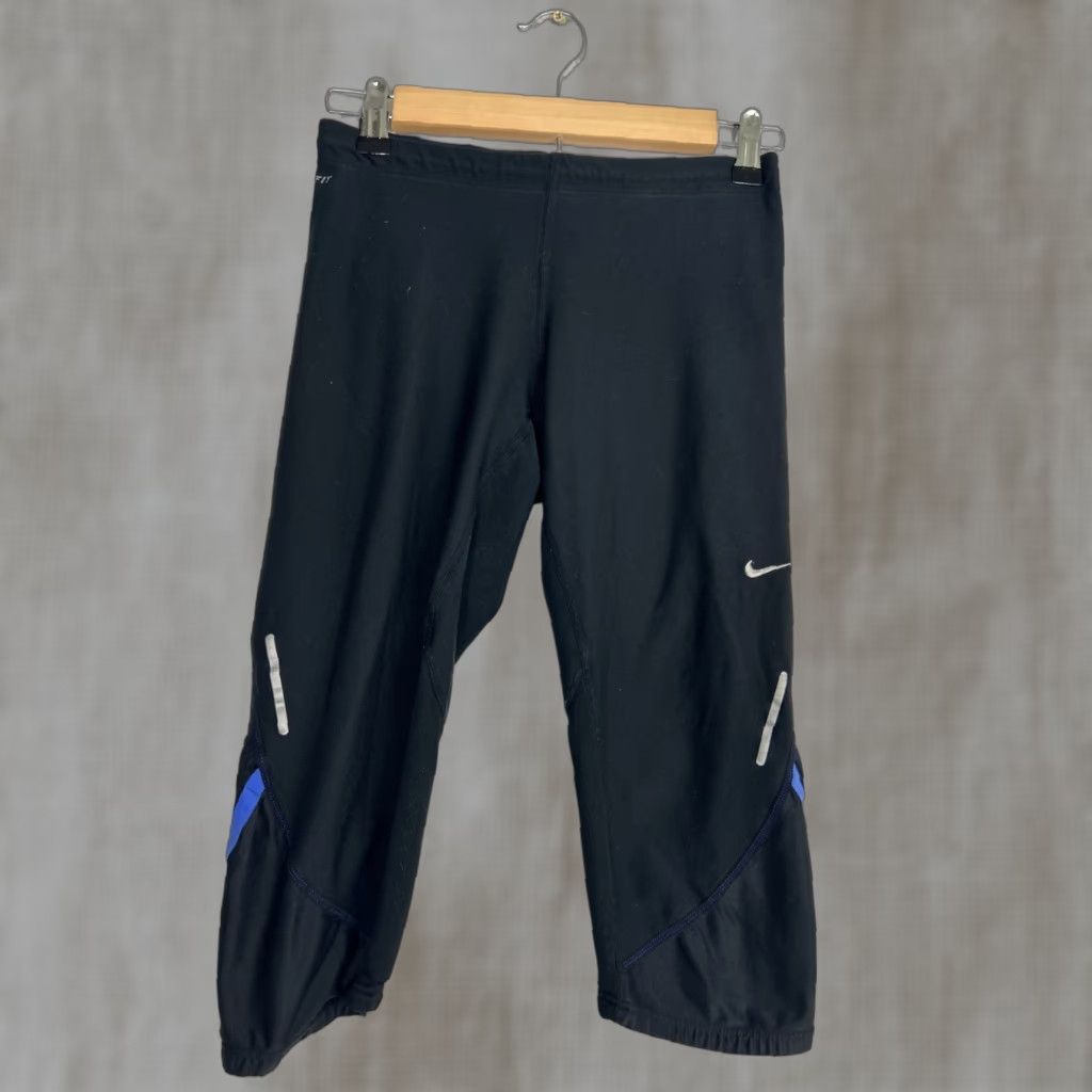 Nike Nike Dri-Fit Women's Small Black Capris Leggings Compression Activewear Hosiery Size 28" / US 6 / IT 42 - 1 Thumbnail