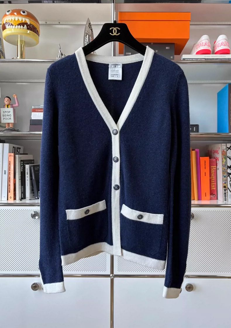 Chanel Chanel Blue White Cashmere Cardigan - dmc Size US XS / EU 42 / 0 - 1 Thumbnail