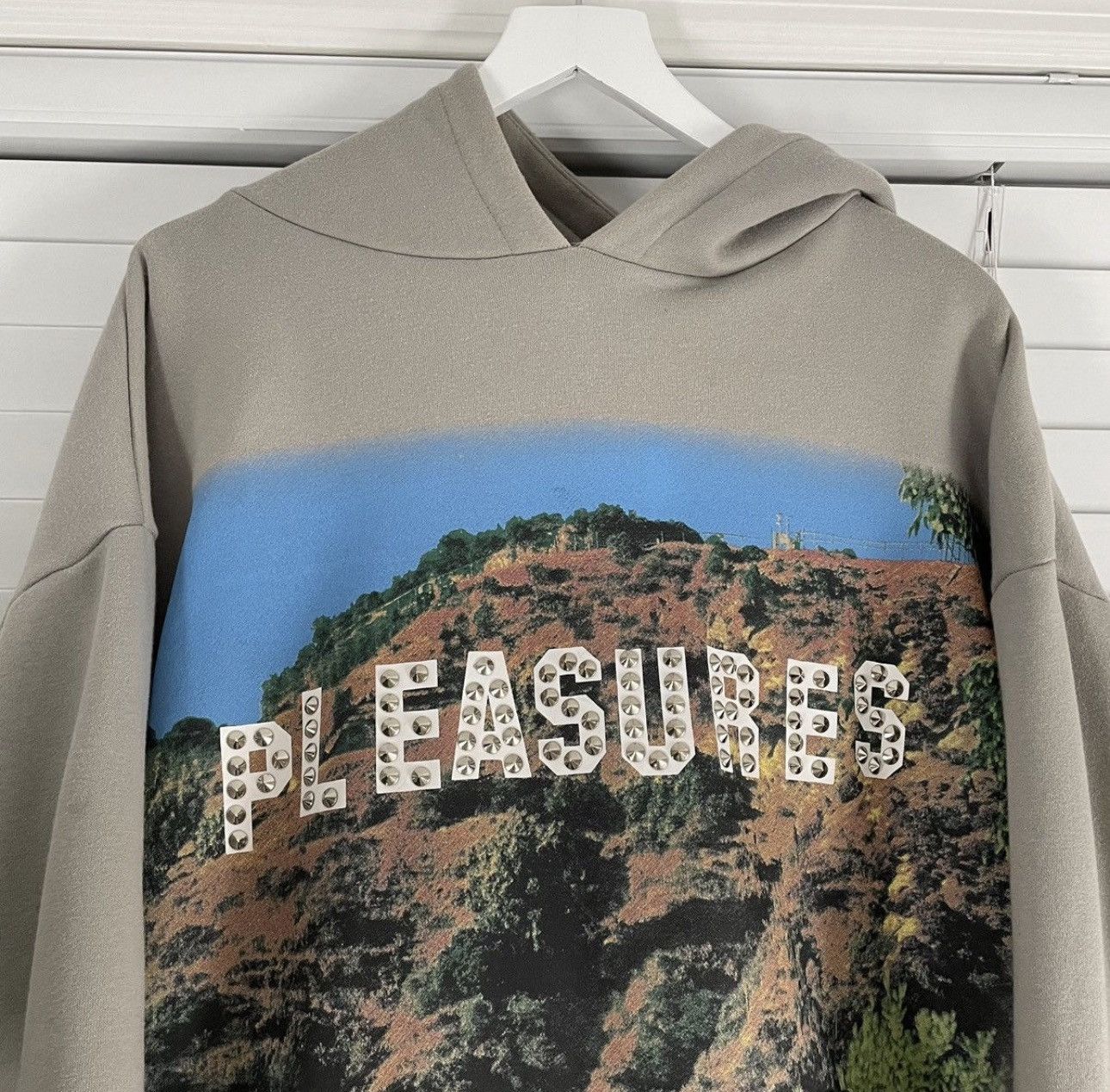 Pleasures Pleasures Hollywood Hills Hoodie Size US M / EU 48-50 / 2 - 2 Thumbnail