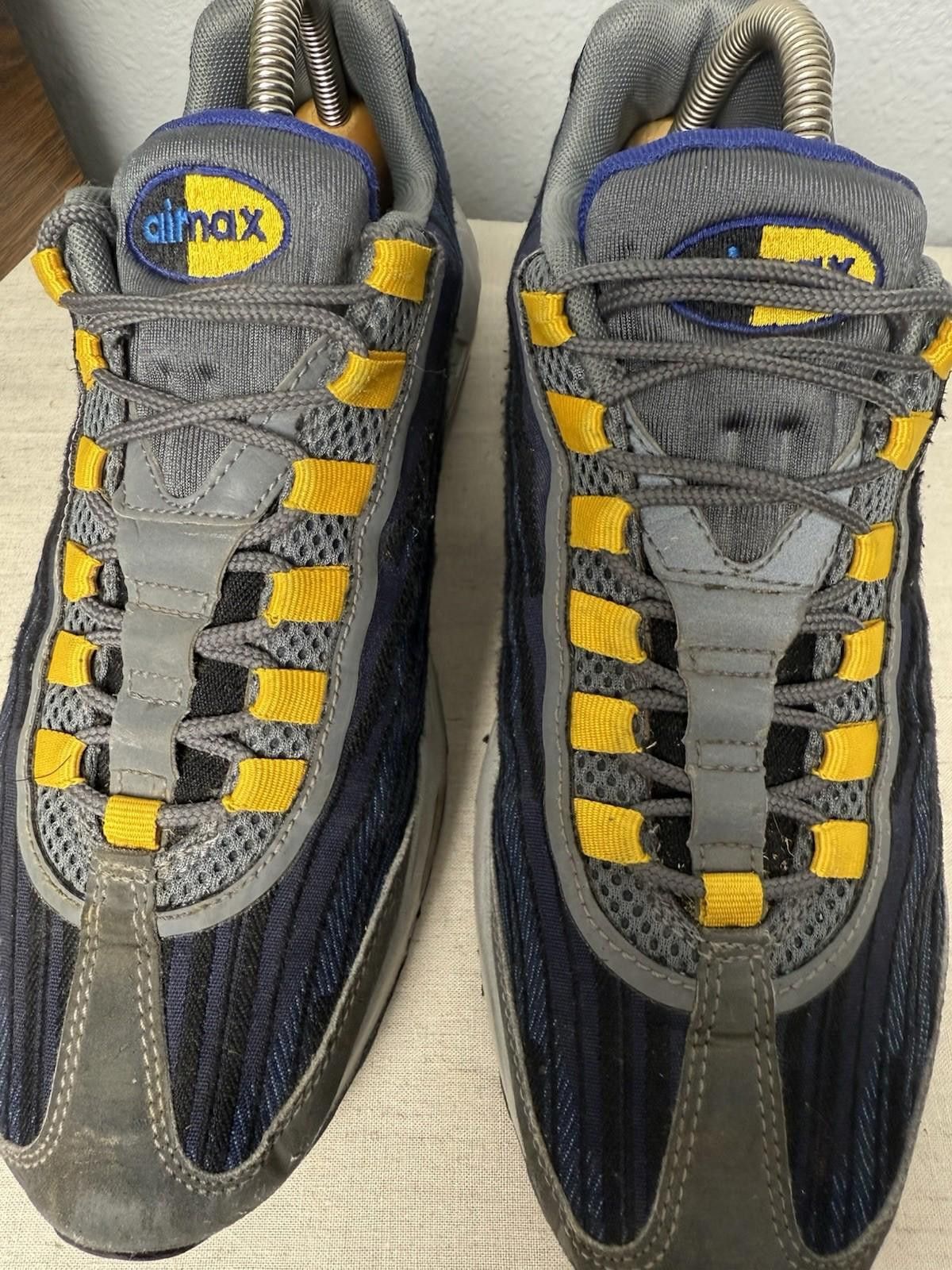 Nike Size 9- Nike Air Max 95 Blue/Yellow/Black Pre/owned Size US 9 / EU 42 - 5 Thumbnail