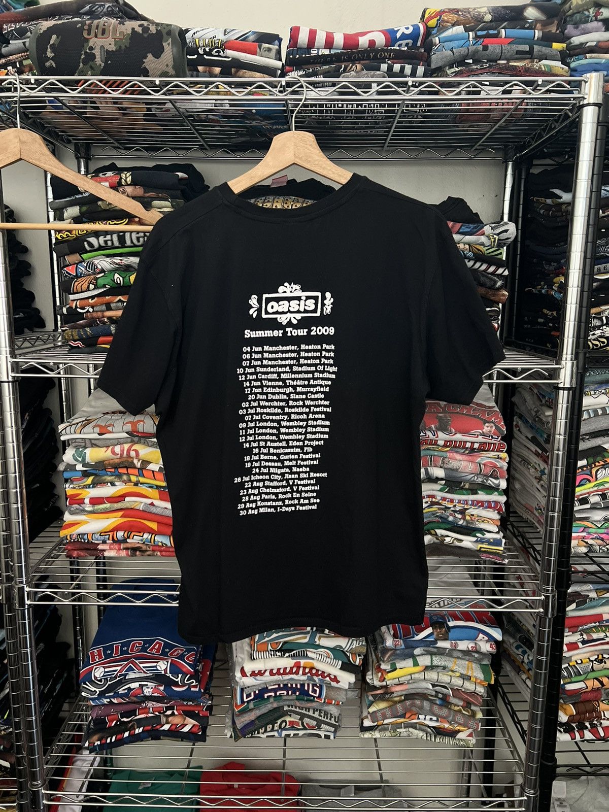Band Tees 2009 Oasis Dig Out Your Soul Tour Tee Size US M / EU 48-50 / 2 - 2 Thumbnail