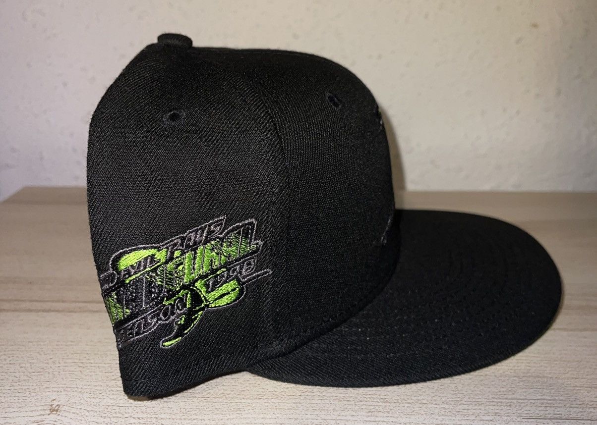 Lids × New Era TB rays blackout fitted Size ONE SIZE - 2 Thumbnail