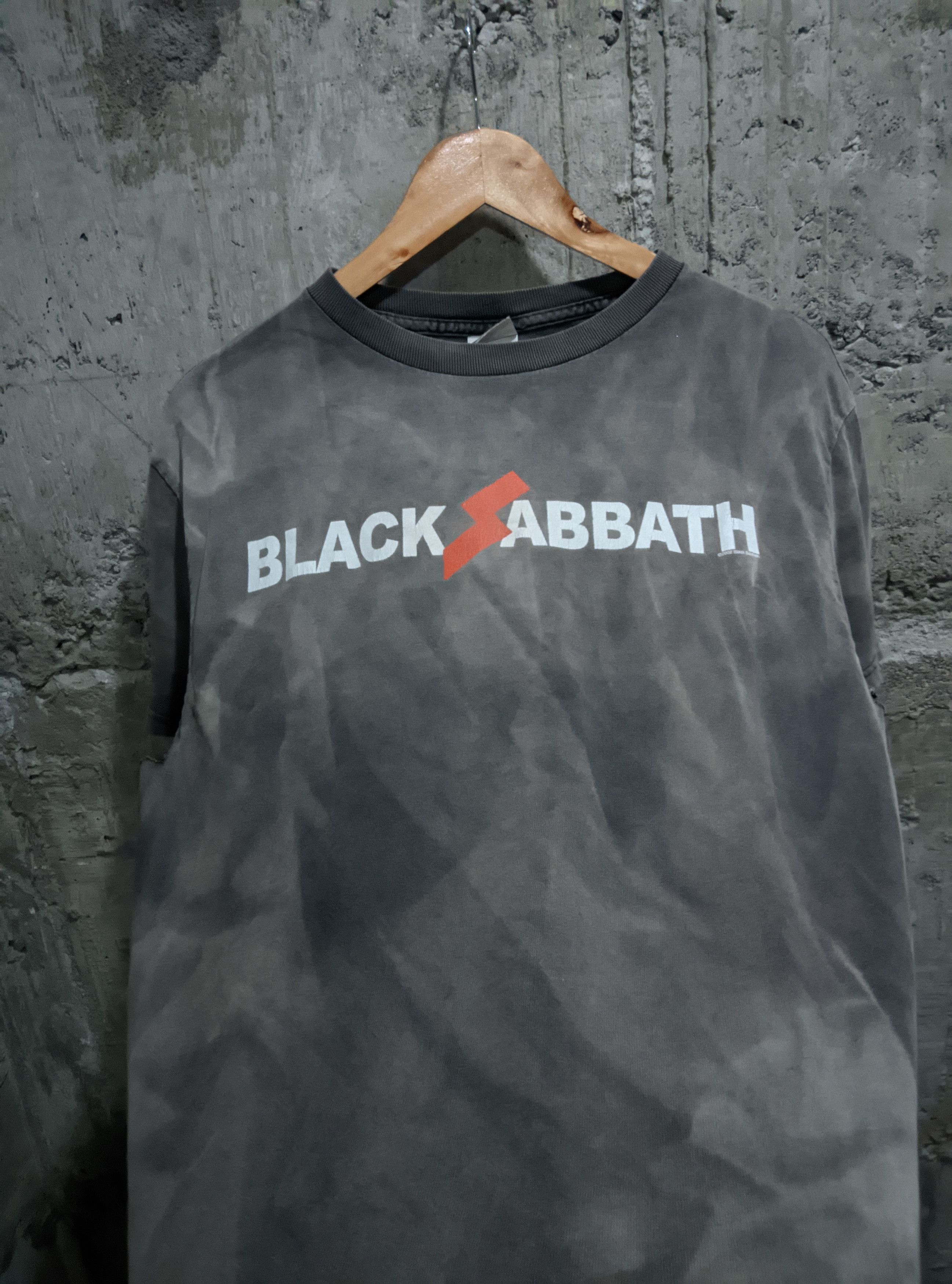 Band Tees Vintage 2002 thrashed black sabbath metal fade grunge erd Size US M / EU 48-50 / 2 - 4 Thumbnail