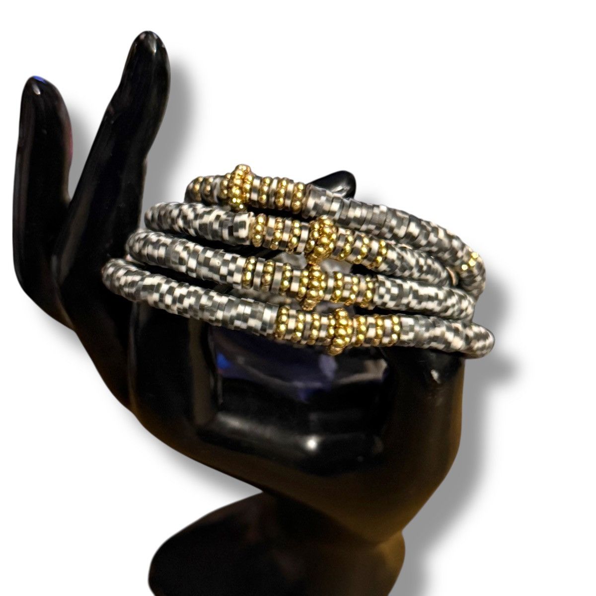 Other Black and white heshi bead stretch bracelets Size ONE SIZE - 2 Thumbnail