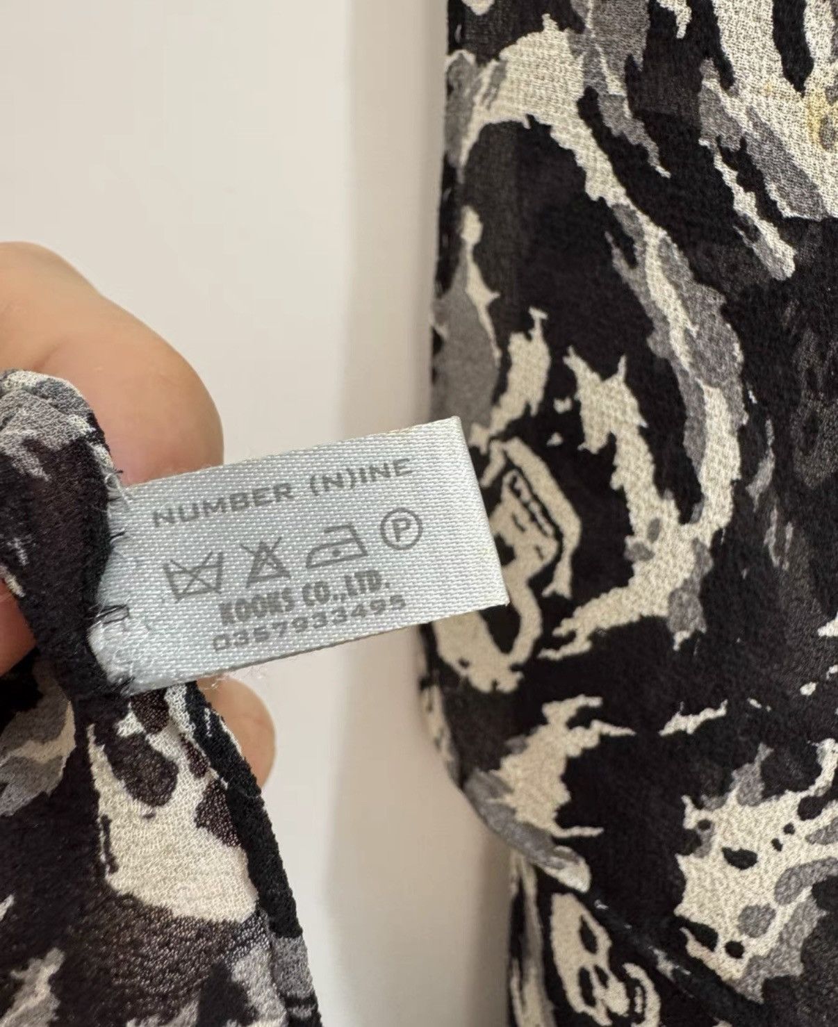 Number (N)ine Number (N)ine number nine takahiro miyashita scarf. Size ONE SIZE - 6 Thumbnail