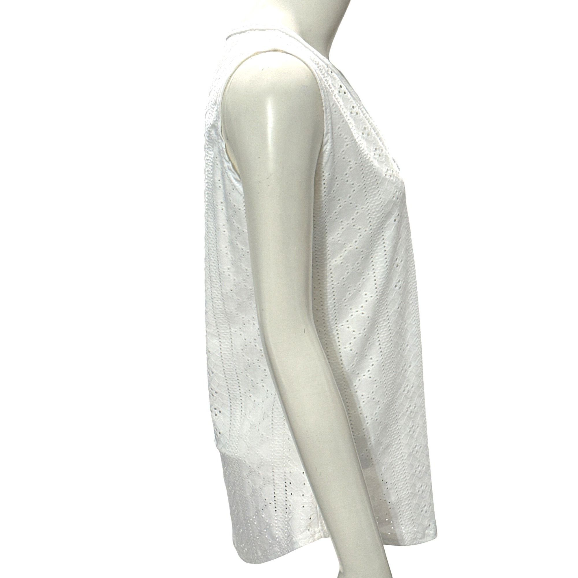 Other CCC Medium White Sleeveless V Neck Eyelet Pattern Polyester Size M / US 6-8 / IT 42-44 - 4 Thumbnail