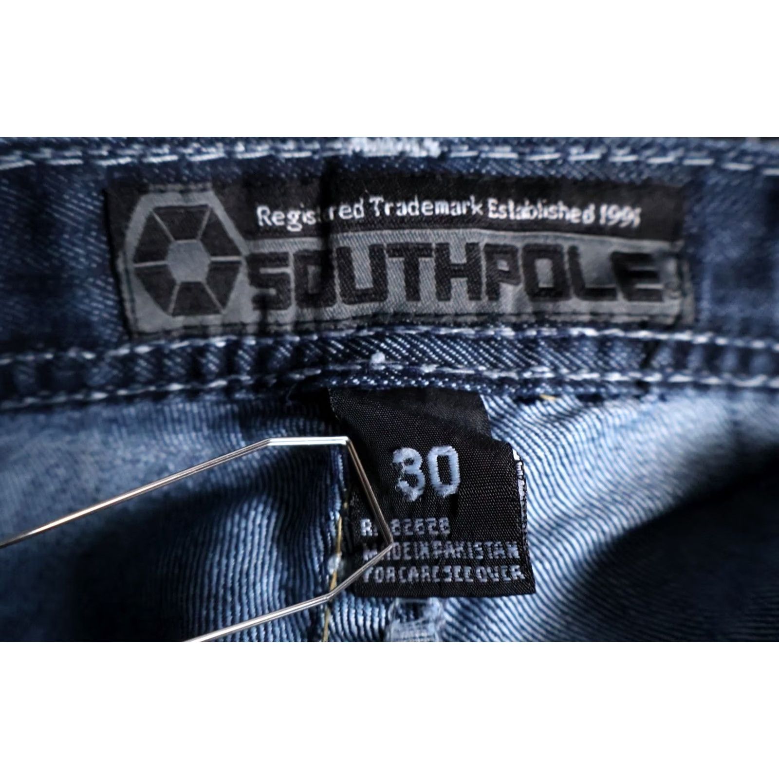 Southpole Southpole Denim Bermuda Shorts Men 30 x 12 Dark Blue Embroidered 5180 Vintage Size US 30 / EU 46 - 3 Thumbnail