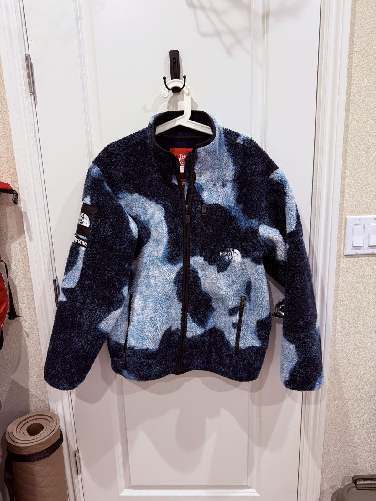Supreme × The North Face Supreme x TNF Bleached Denim Print Fleece Jacket Indigo Size US M / EU 48-50 / 2 - 1 Thumbnail