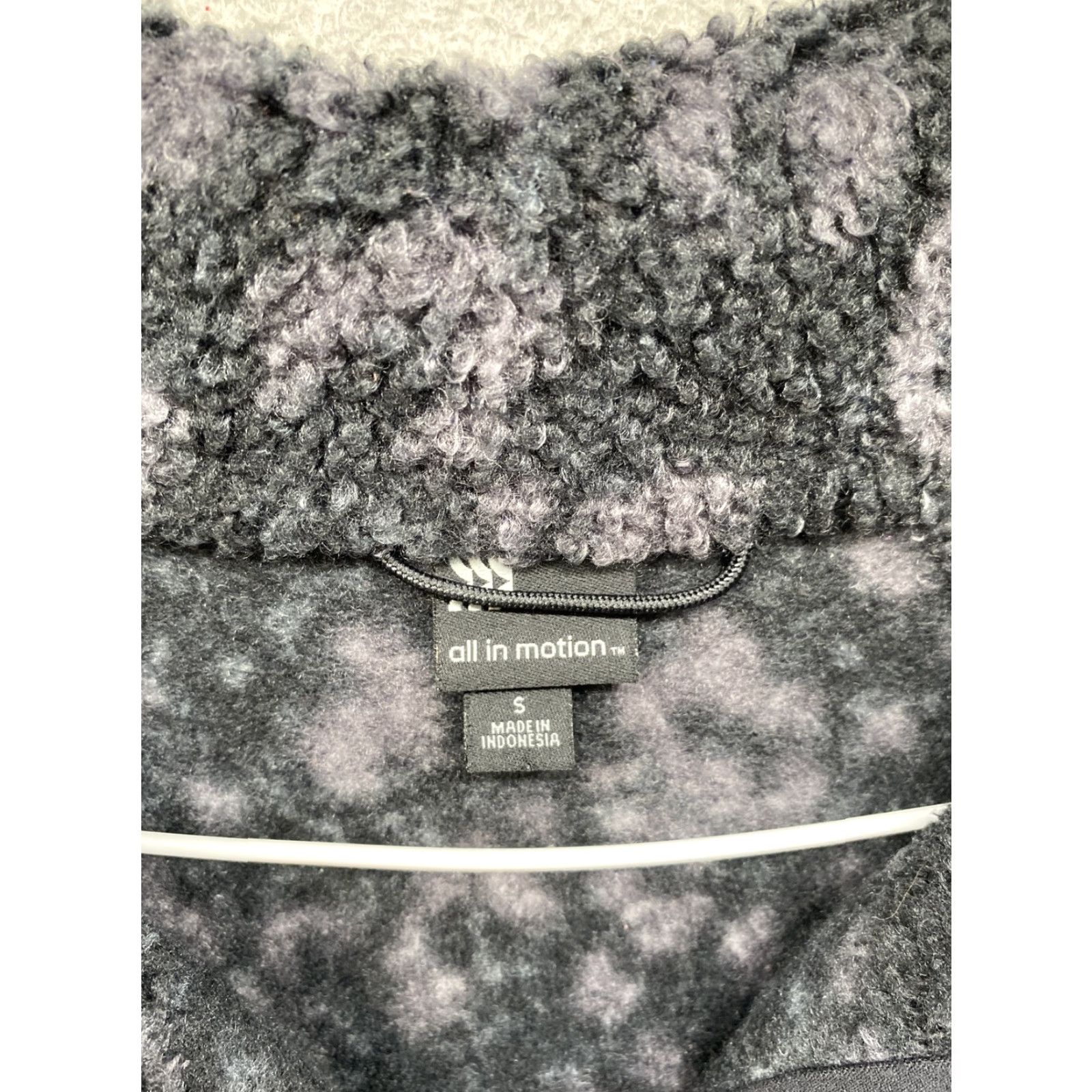 Vintage All in Motion Women's Leopard Sherpa Full Zip Jacket Small Size Black Design Roses Activewear Jacket Womens Small No N/A Size S / US 4 / IT 40 - 2 Thumbnail