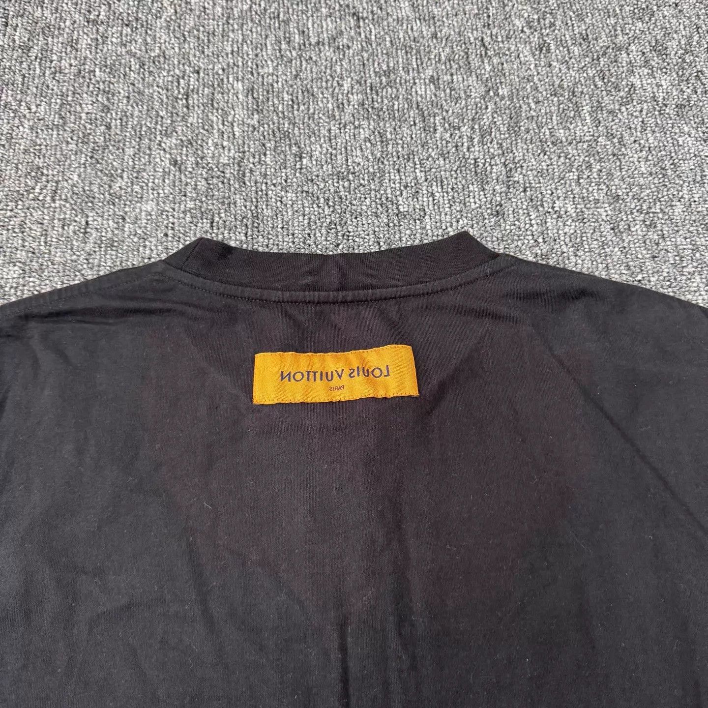 Louis Vuitton LV SS25 Black Embossed LV Logo Short Tee S 99 New Size US S / EU 44-46 / 1 - 5 Thumbnail