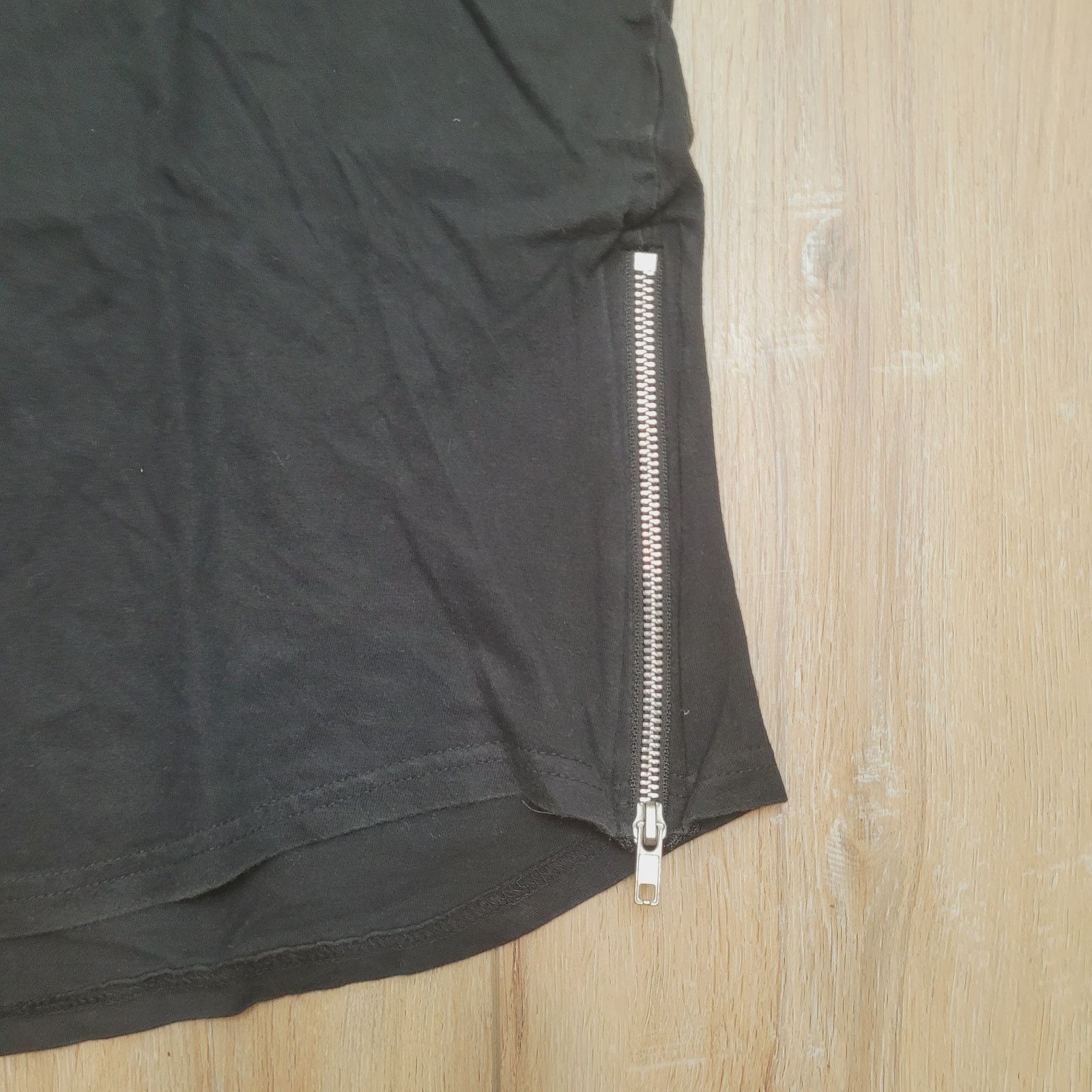 Phat Farm VTG Y2K Phat Farm Designer Tee M Side Zips Moto Shoulders Size US M / EU 48-50 / 2 - 2 Thumbnail
