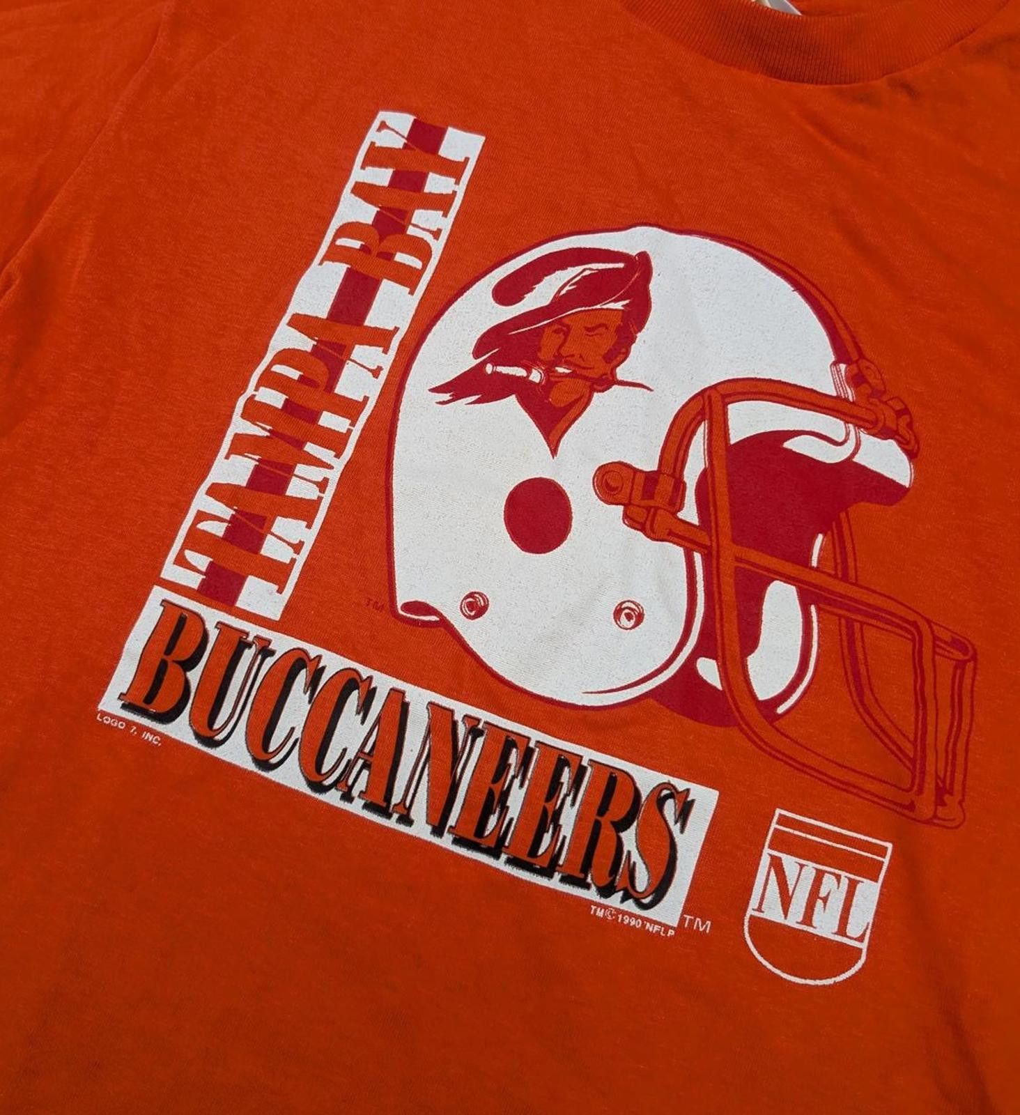 Logo 7 Vintage 90s Tampa Bay Buccaneers NFL Logo 7 t-shirt Size US M / EU 48-50 / 2 - 2 Thumbnail