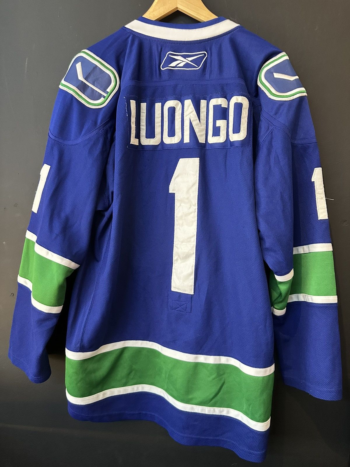 NFL NHL VANCOUVER Size US L / EU 52-54 / 3 - 3 Thumbnail