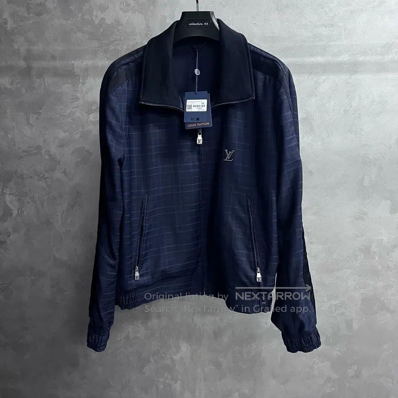 Louis Vuitton Louis Vuitton 25 Latest Navy Blue Plaid Stand Neck Studded Size US L / EU 52-54 / 3 - 1 Thumbnail