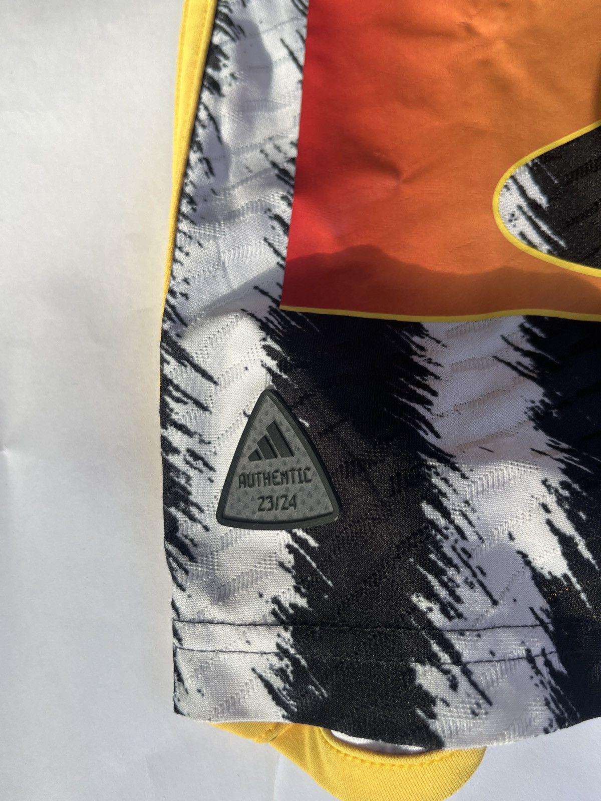 032c 032c x Juventus Football Jersey Size US L / EU 52-54 / 3 - 10 Thumbnail