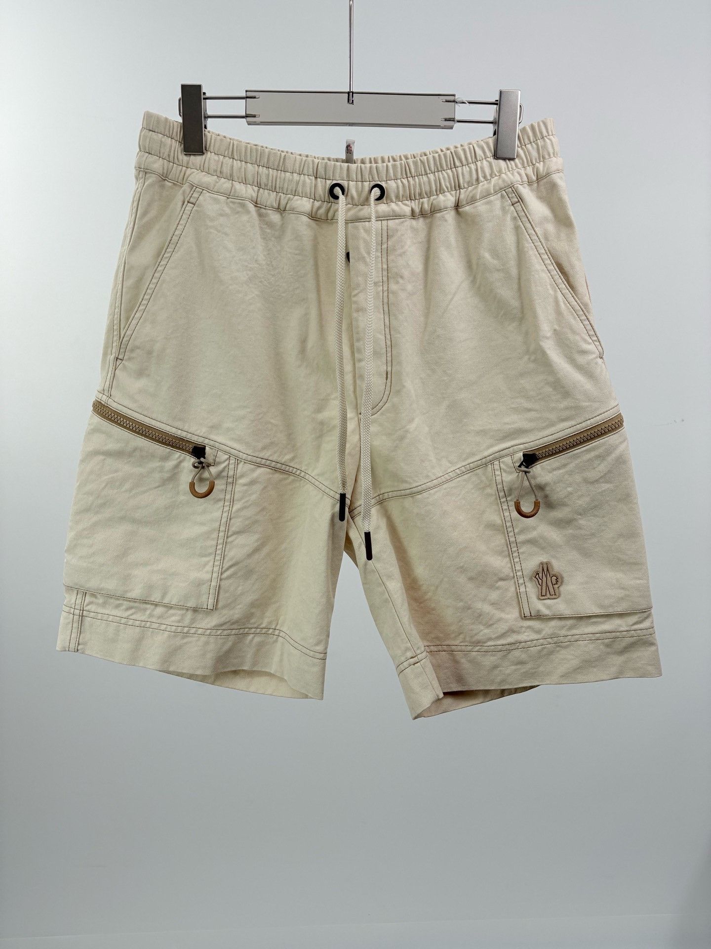 Moncler Moncler New Beige Shorts Size US 36 / EU 52 - 1 Thumbnail