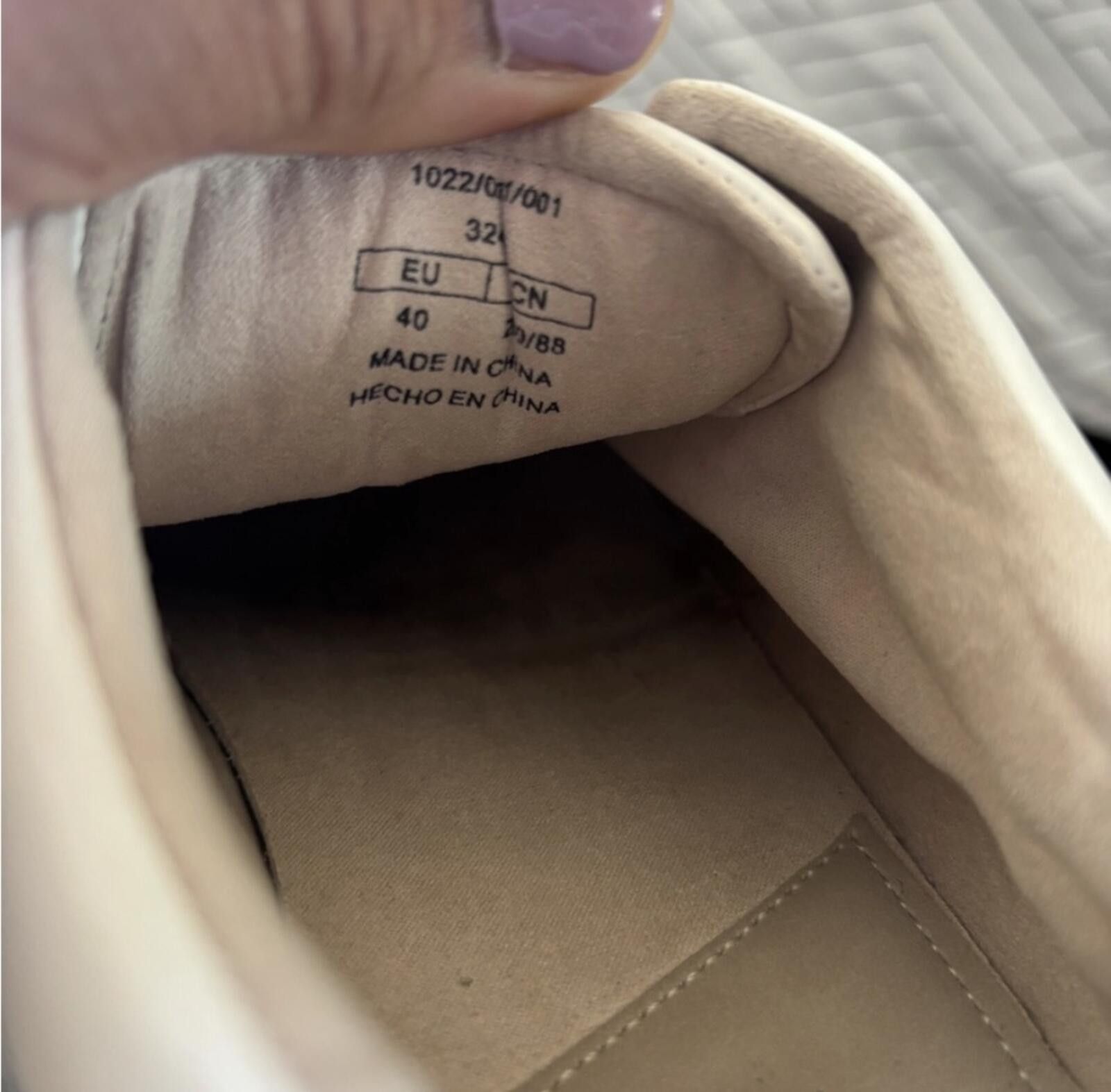 Bershka (Bershka) Cream Sneakers with Tan Laces Size US 9 / IT 39 - 11 Thumbnail
