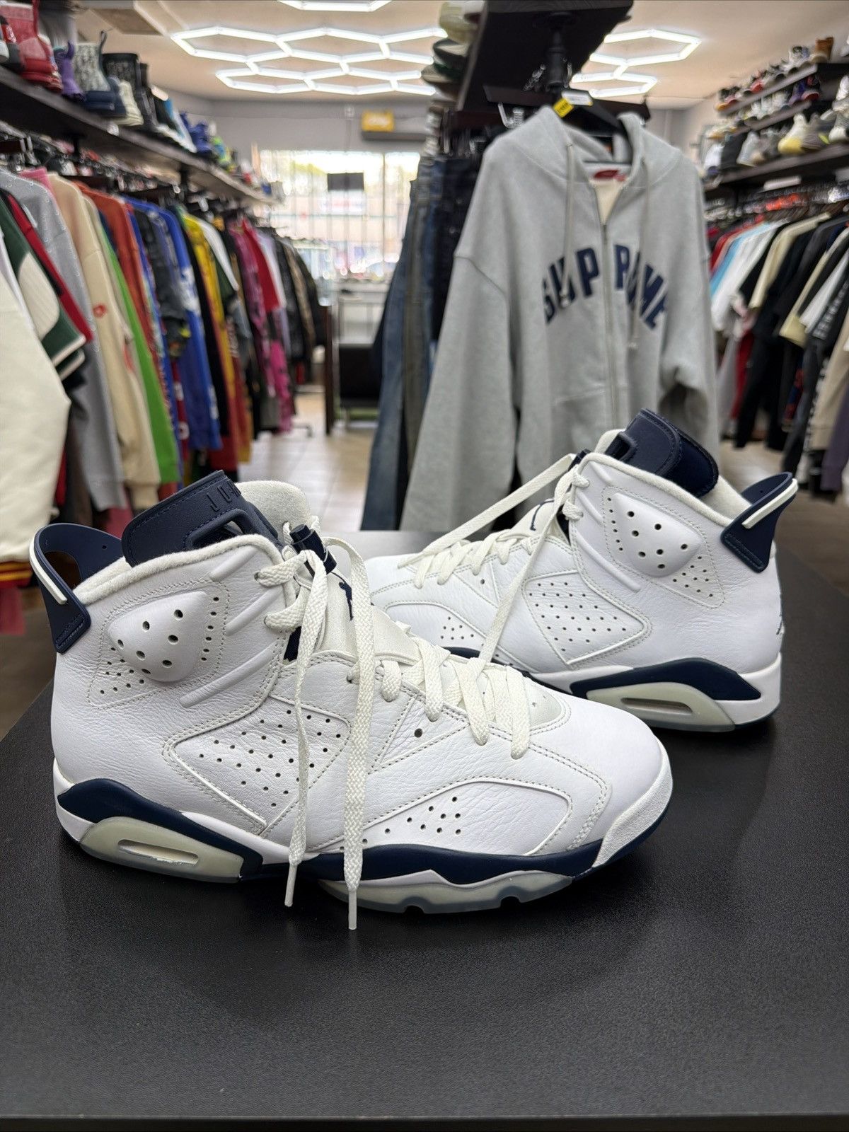 Jordan Brand Air Jordan 6 Retro White/Midnight Navy Men's Size 10 Size US 10 / EU 43 - 4 Thumbnail