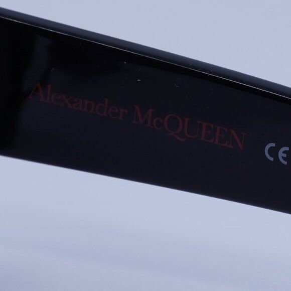 Alexander McQueen Alexander McQueen AM0330S 002 Sunglasses Black Oval Frame Size ONE SIZE - 7 Thumbnail