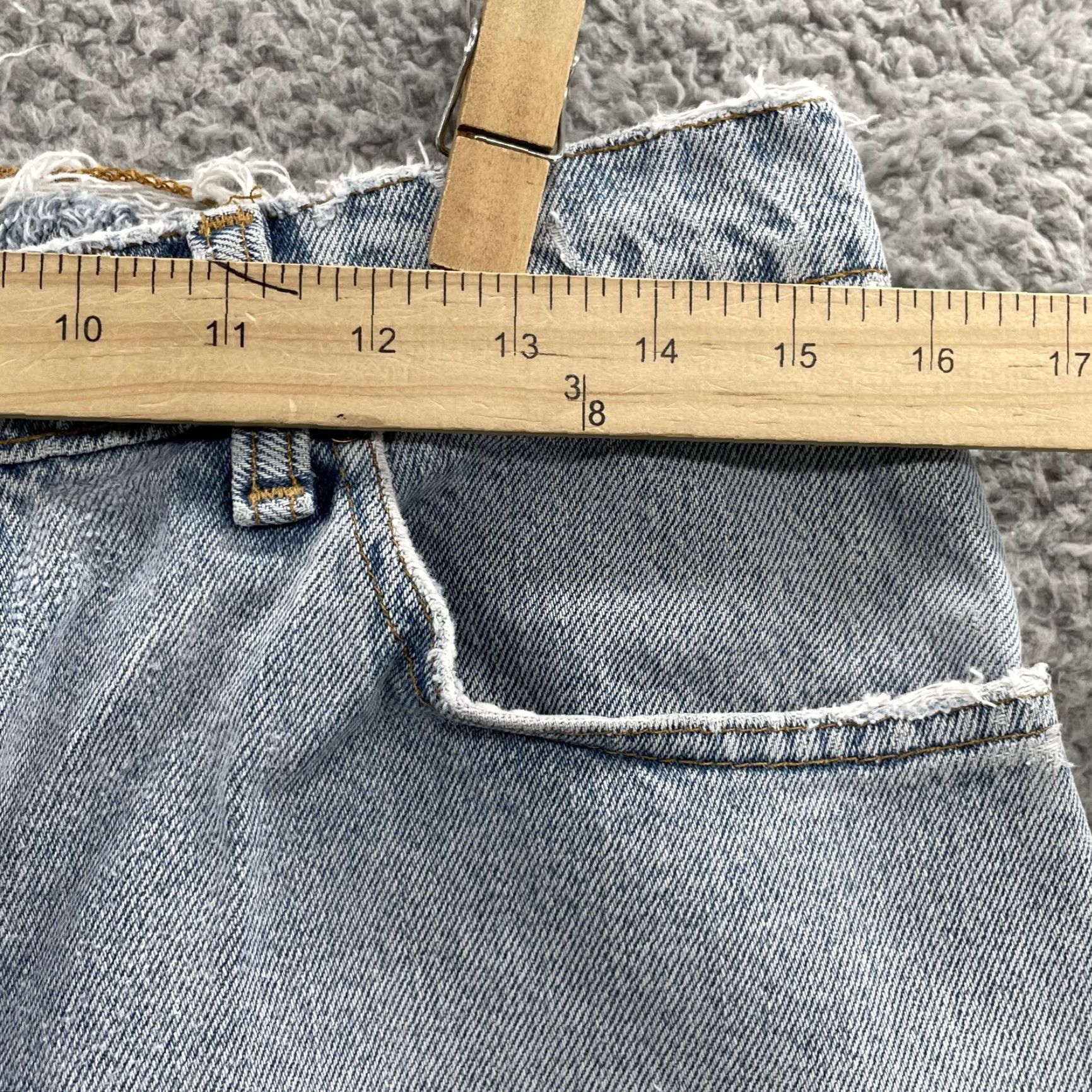 Levi's VINTAGE Levi's Jeans 560 Streetwear 90s 80s Y2k Denim Blue 31x34 Men Regular Slim Fit 5-Pocket Cotton Leather Patch Zipper Button Rise Mid fold Size US 31 - 3 Thumbnail
