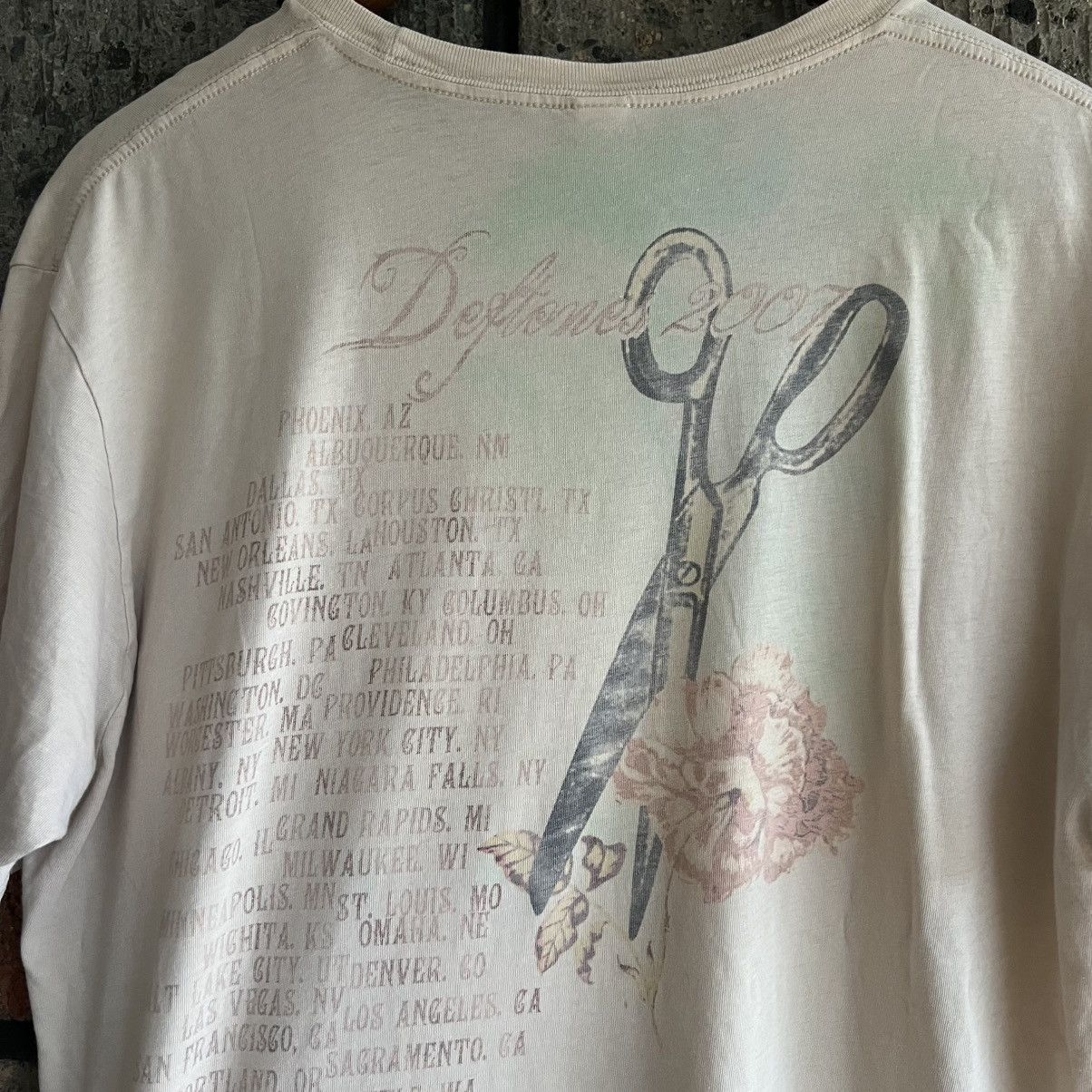 Band Tees × Next Level Apparel × Vintage VTG 2007 Deftones Tour Band Tee Shirt Saturday Night Wrist Size US L / EU 52-54 / 3 - 5 Thumbnail