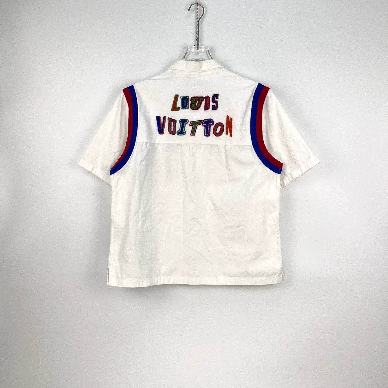 Louis Vuitton Louis Vuitton White NBA leather color logo short sleeve shi Size US XL / EU 56 / 4 - 4 Thumbnail
