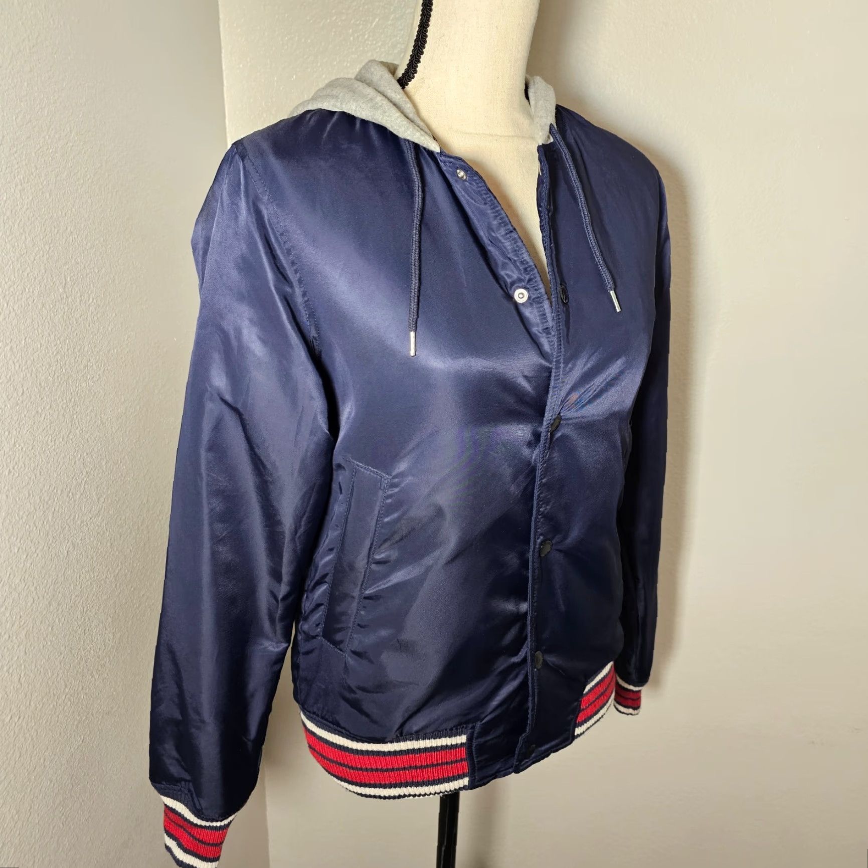 H&M H&M Divided Women's Hoodie Sweatshirt Blue & Gray XS Size Pullover Stretch Waist Regular Long Sleeve Size XS / US 0-2 / IT 36-38 - 5 Thumbnail