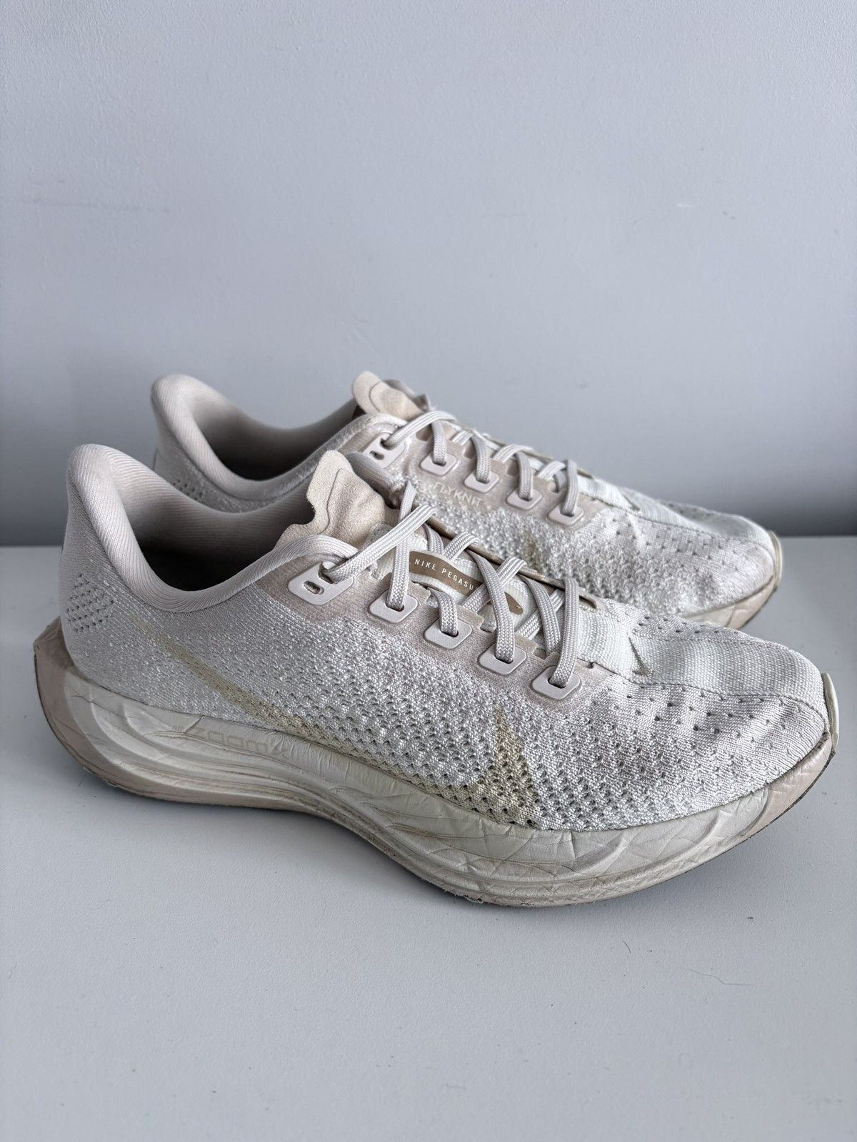 Nike Nike ZoomX Invincible Run Flyknit beige women's size 38.5 Size US 8.5 / IT 38.5 - 4 Thumbnail