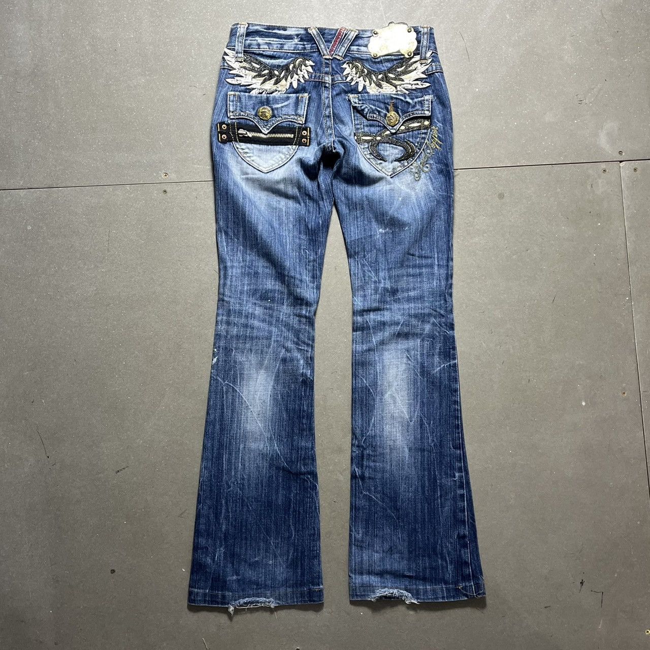 If Six Was Nine × Japanese Brand × Le Grande Bleu (L.G.B.) Red Pepper Wings Flare Jeans Size 30" / US 8 / IT 44 - 1 Thumbnail