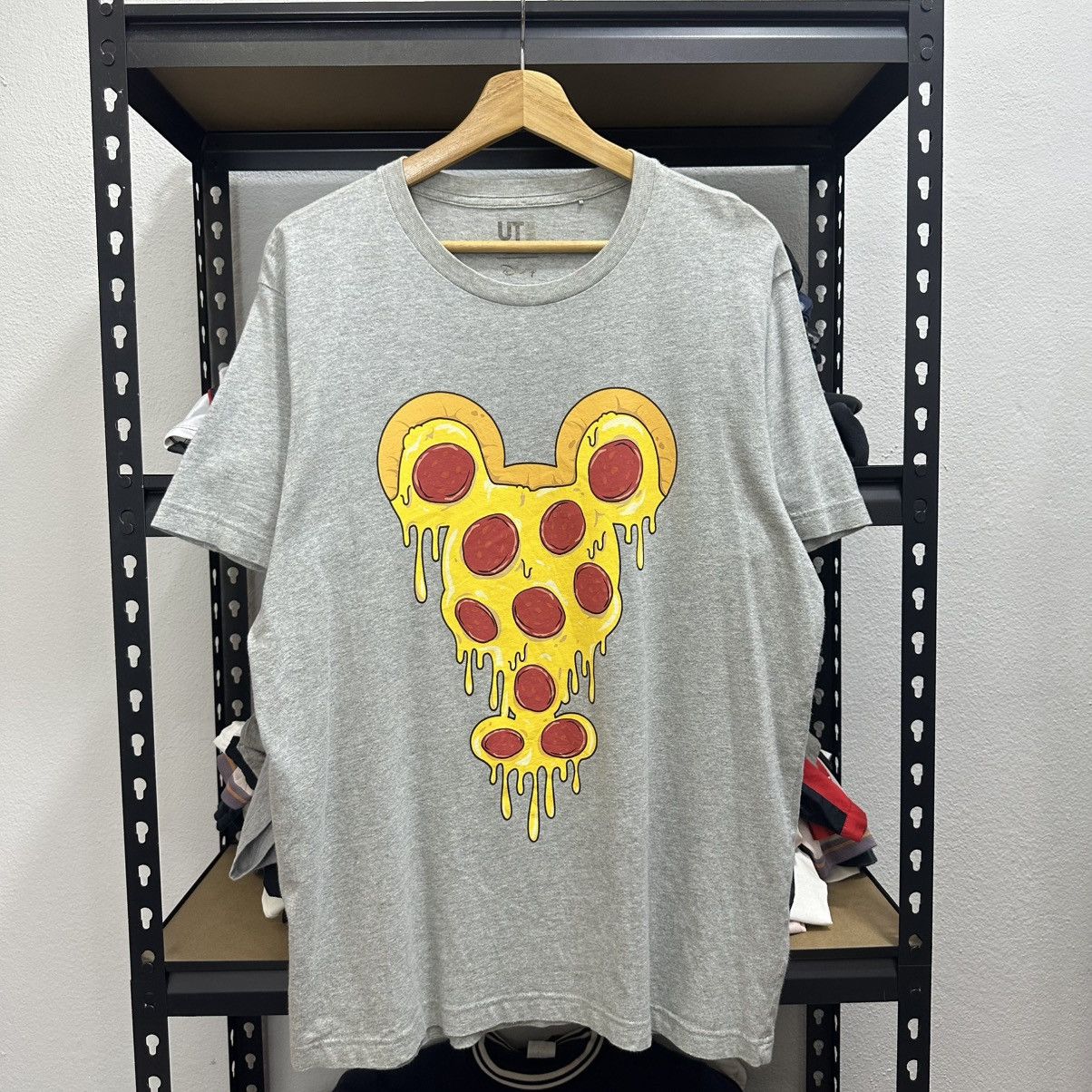 Disney × Uniqlo Rare Uniqlo x Disney Pizza Mickey Tees Size US XL / EU 56 / 4 - 1 Thumbnail