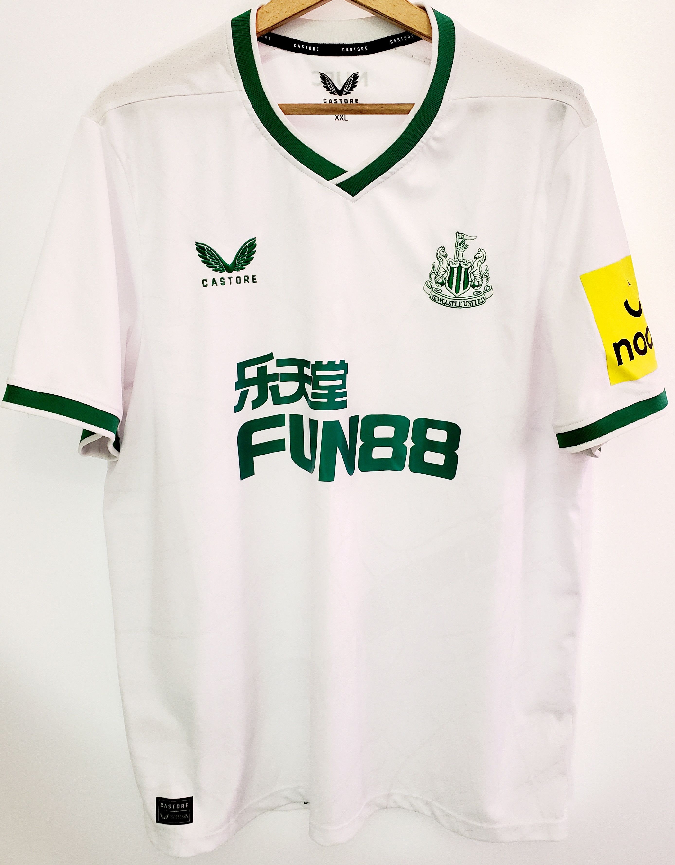 Castore Newcastle United 2022-23 away jersey perfect condition XXL Size US XXL / EU 58 / 5 - 1 Thumbnail