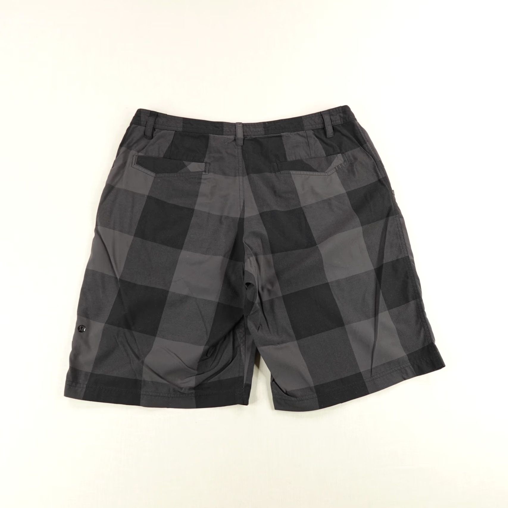 Lululemon Lululemon Shorts Men 38 Black Gray Plaid Nylon Blend Performance Chino Athletic Stretch Pockets Inseam 11in Flat Front Casual Travel Size US 38 / EU 54 - 3 Thumbnail