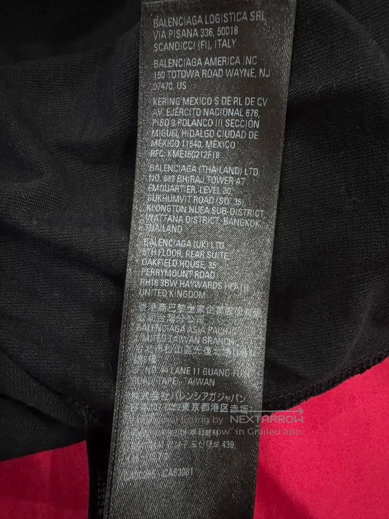 Balenciaga Balenciaga Solid Color Logo Print Concealed Round Neck Sho Size US XS / EU 42 / 0 - 8 Thumbnail