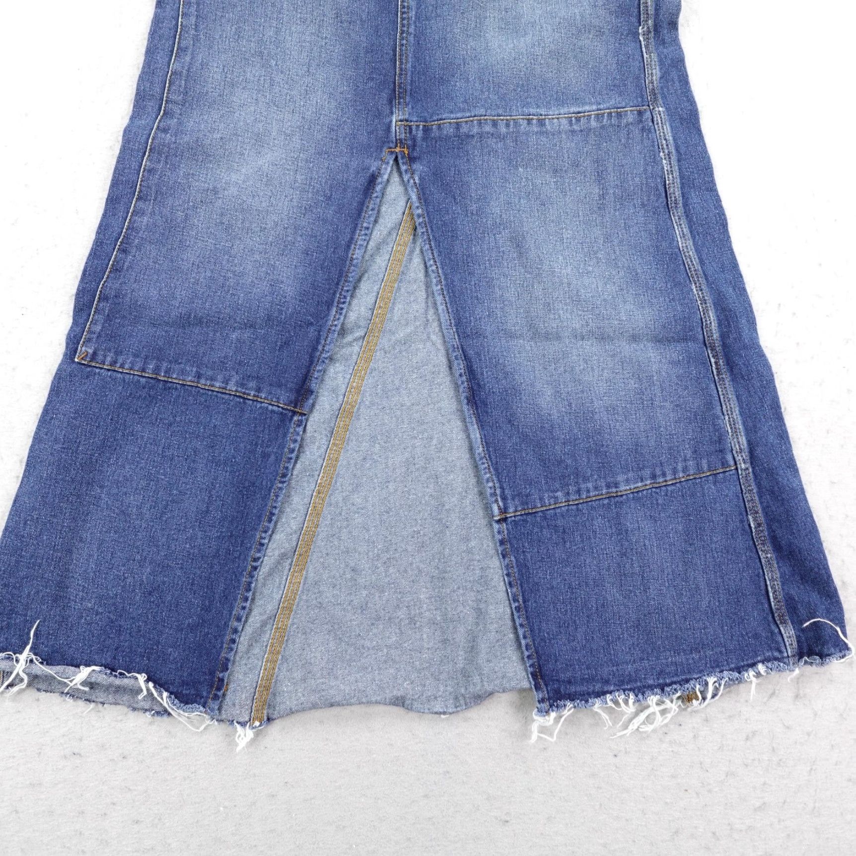 Free People VINTAGE Free People Skirt Womens 26 Blue Denim Patchwork Maxi Button Fly Raw Hem Boho Size 26" / US 2 / IT 38 - 3 Thumbnail