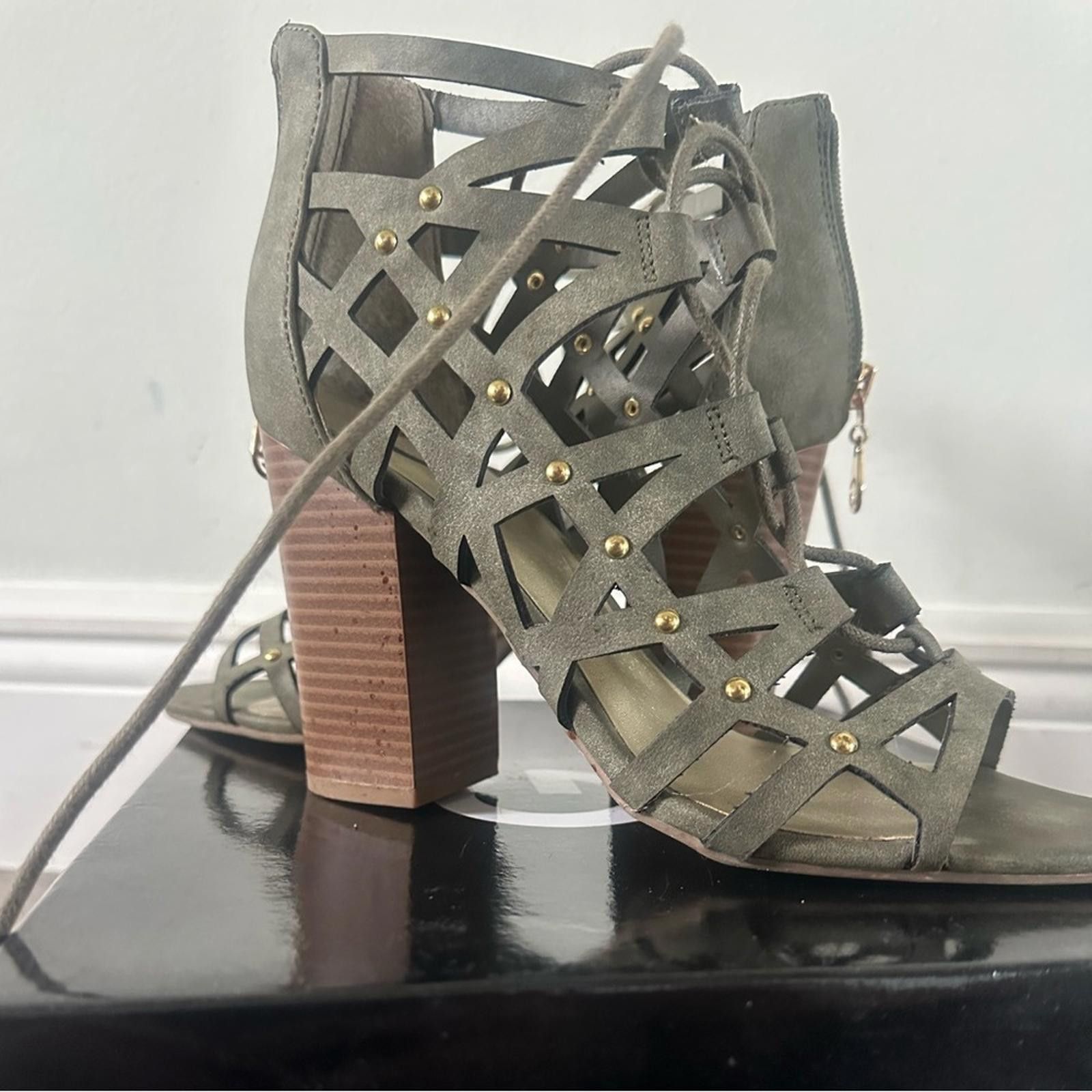 Guess Strappy Olive Heeled Sandals Size US 8 / IT 38 - 2 Thumbnail