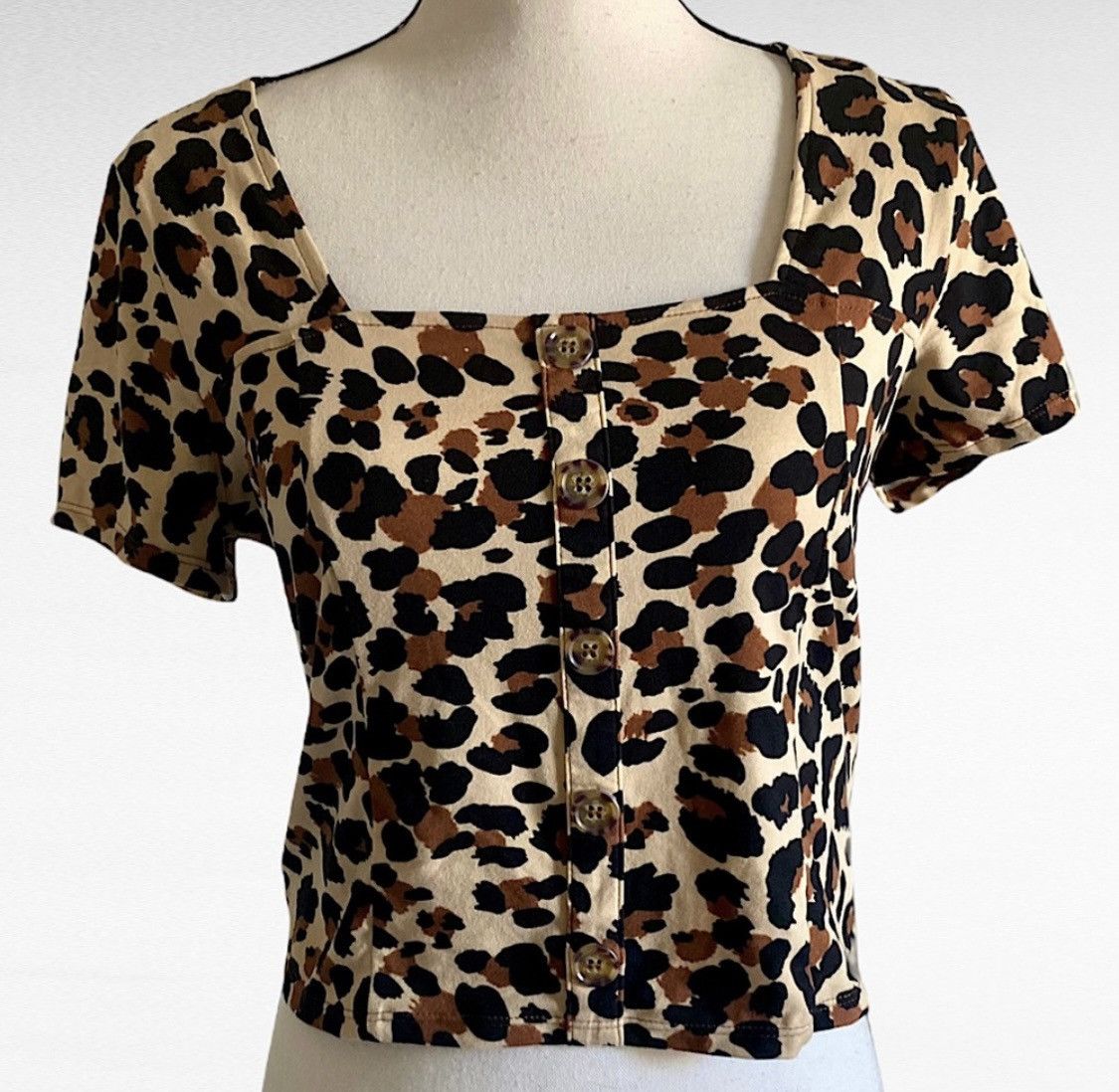 Other LEOPARD ANIMAL PRINT BUTTON FRONT CROP TOP SZ L Size L / US 10 / IT 46 - 1 Thumbnail