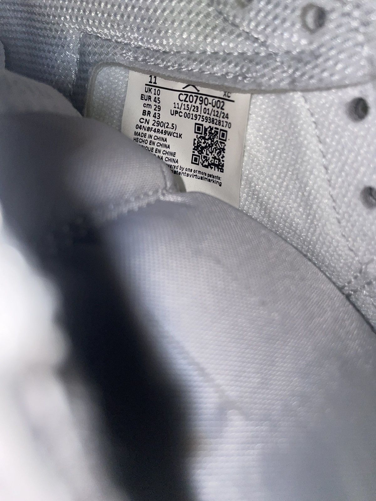 Jordan Brand Jordan 1 Low OG Metallic Silver Size US 11 / EU 44 - 7 Thumbnail