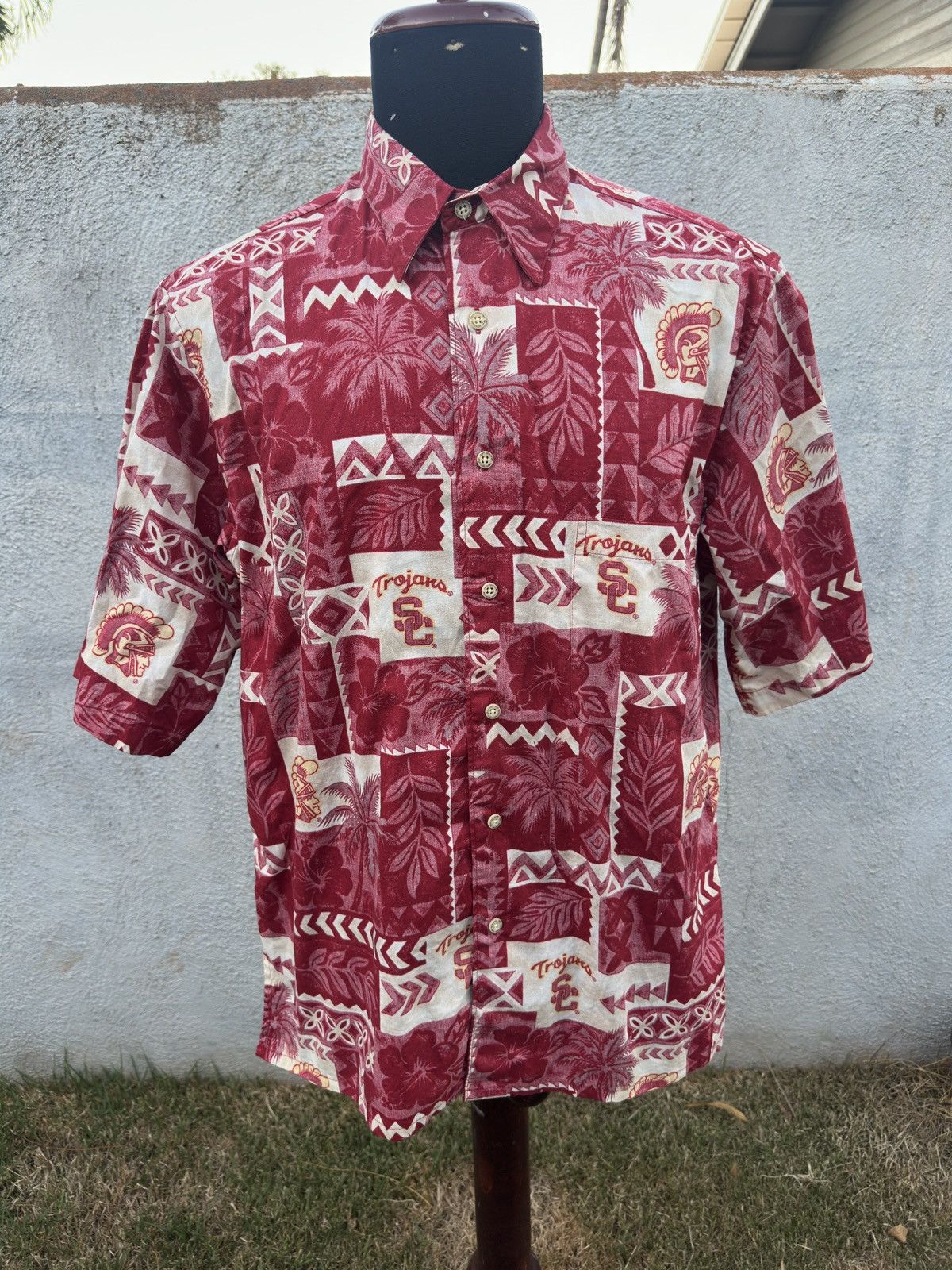 Reyn Spooner PreOwned Reyn Spooner USC Trojans Shirt Mens M Hawaiian Red Size US M / EU 48-50 / 2 - 1 Thumbnail