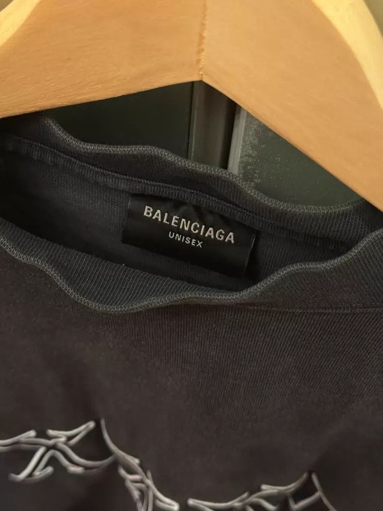 Balenciaga Balenciaga Embroidered Letter Short Sleeve T-Shirt Size US L / EU 52-54 / 3 - 3 Thumbnail