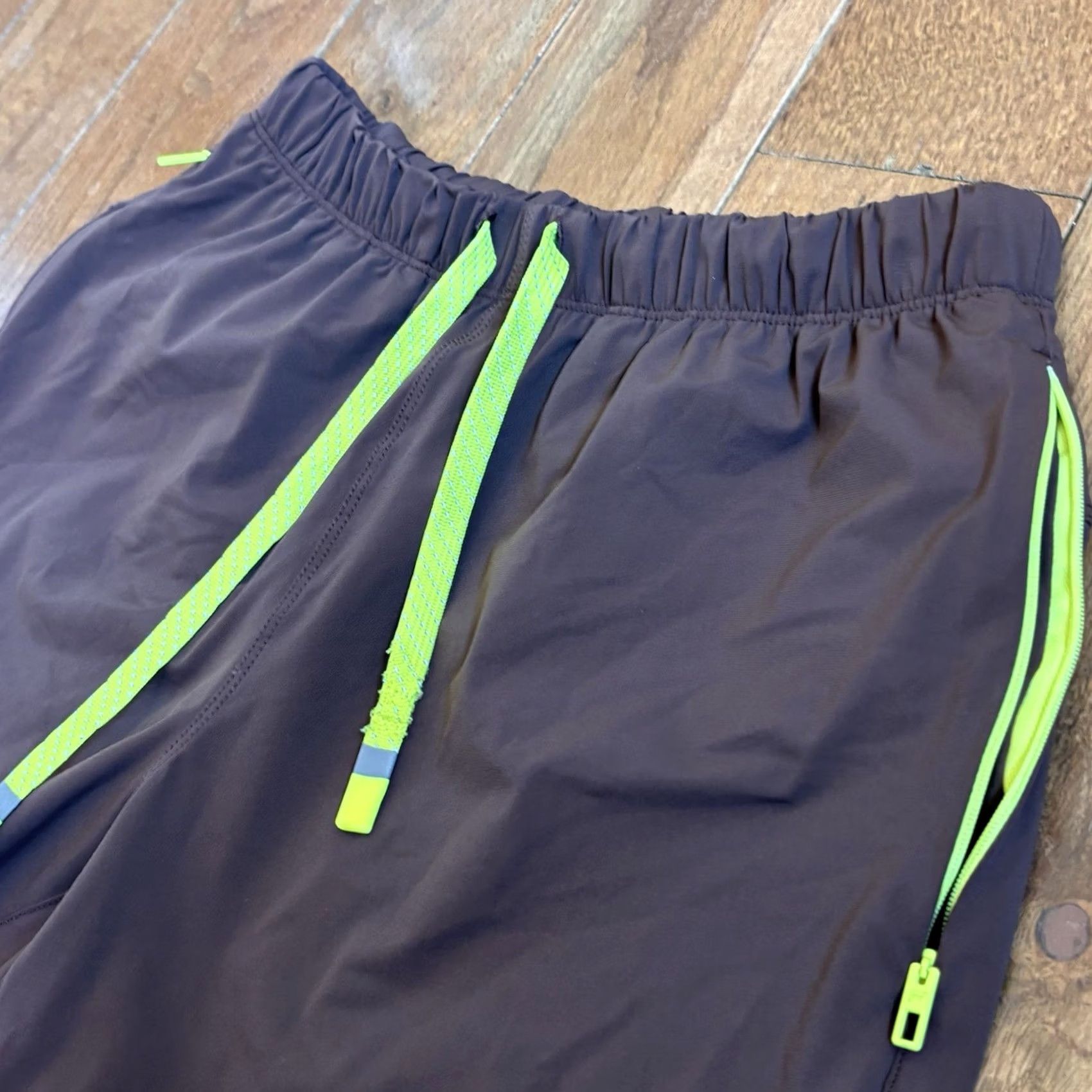 Fabletics VINTAGE? No. Size US 27 - 4 Thumbnail
