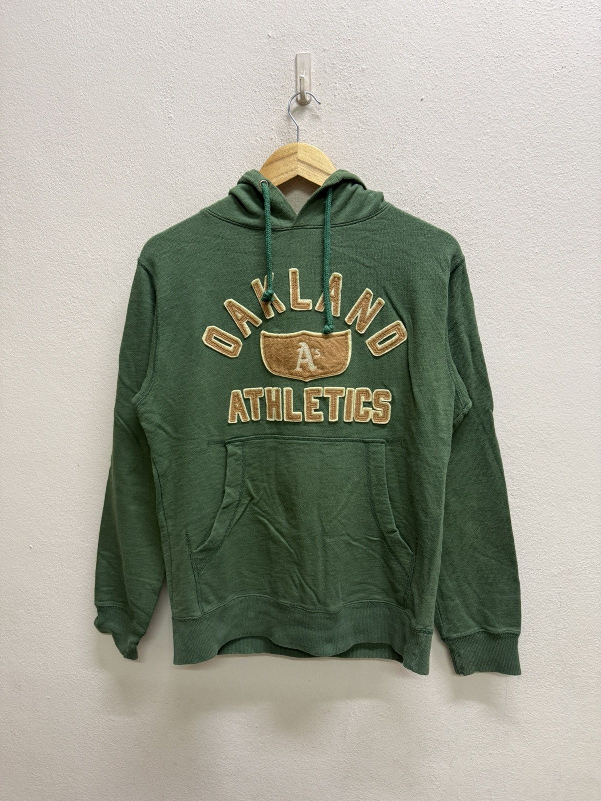 MLB Vintage Y2k MLB X Uniqlo Oakland Atheltic Pullover Sweater Size US S / EU 44-46 / 1 - 16 Thumbnail