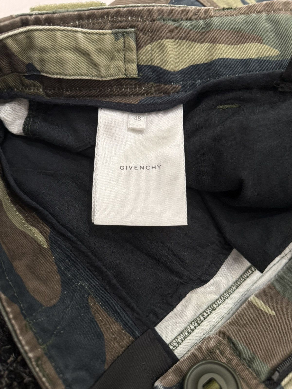Givenchy Givenchy Camo Oversized Cargo Shorts Size US 32 / EU 48 - 7 Thumbnail