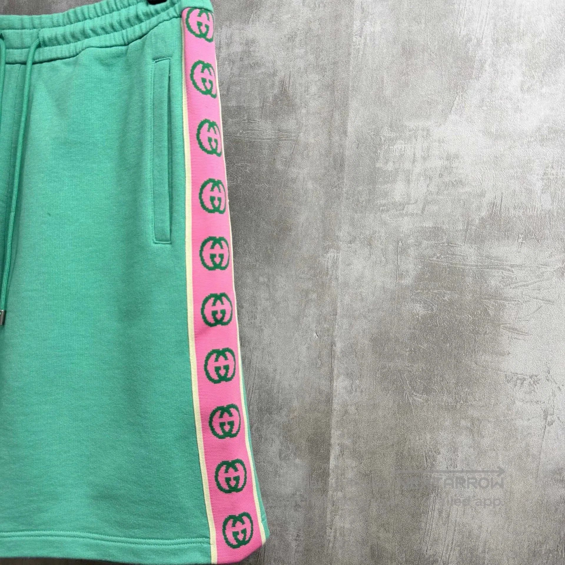 Gucci Gucci Mint Green Pineapple Logo Shorts. Size US 30 / EU 46 - 2 Thumbnail