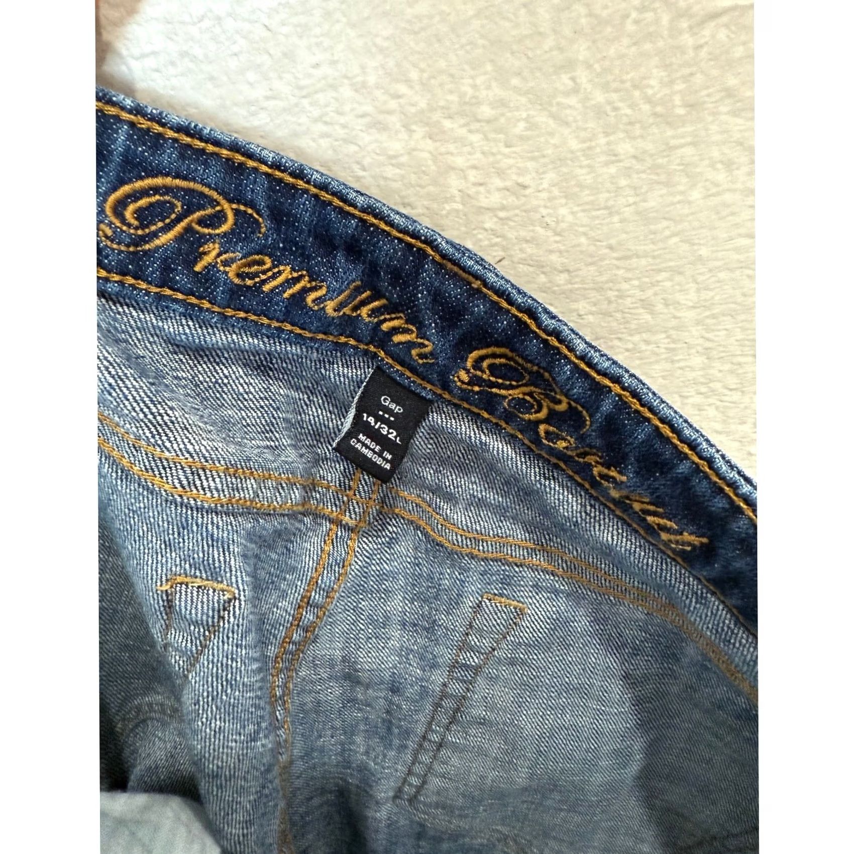Gap VINTAGE Gap 1969 Blue Medium Wash Premium Flare Bootcut Denim Jean Mid Rise Women-14/32L Size 36" / US 14 / IT 50 - 6 Thumbnail