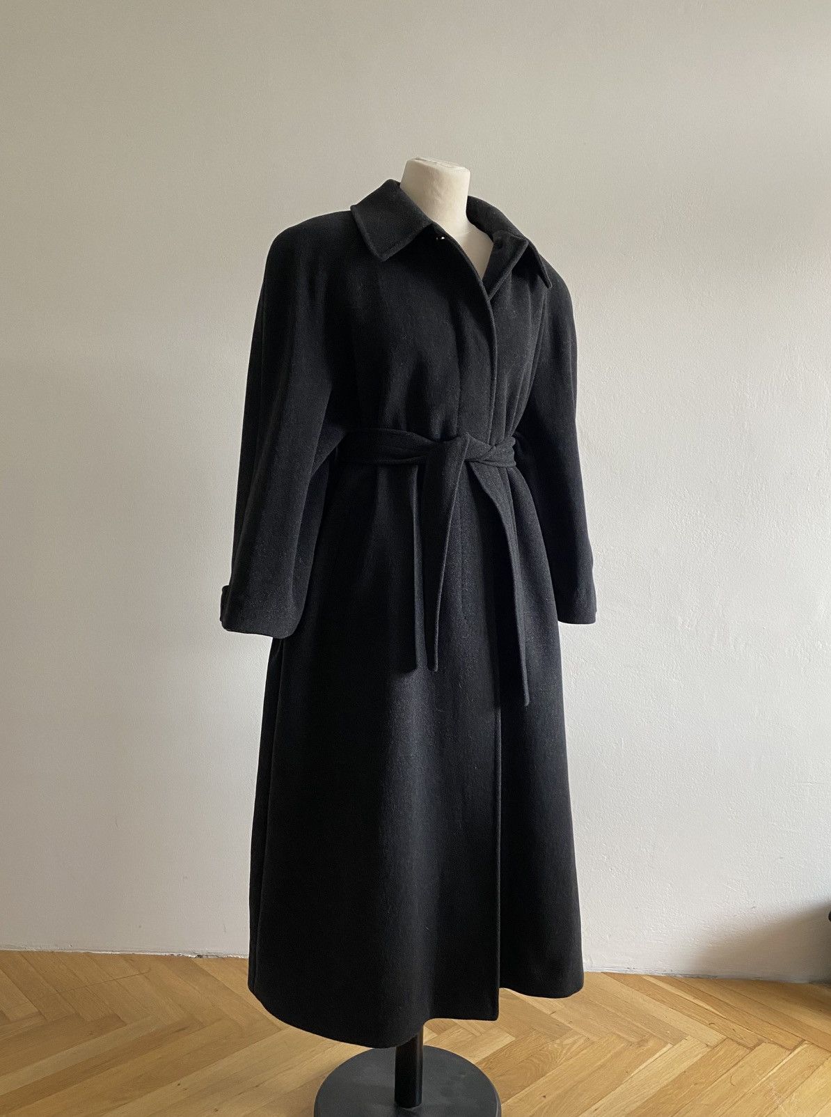 Weekend Max Mara Max Mara Pure Virgin Wool Coat - Timeless Elegance Size XL / US 12-14 / IT 48-50 - 2 Thumbnail
