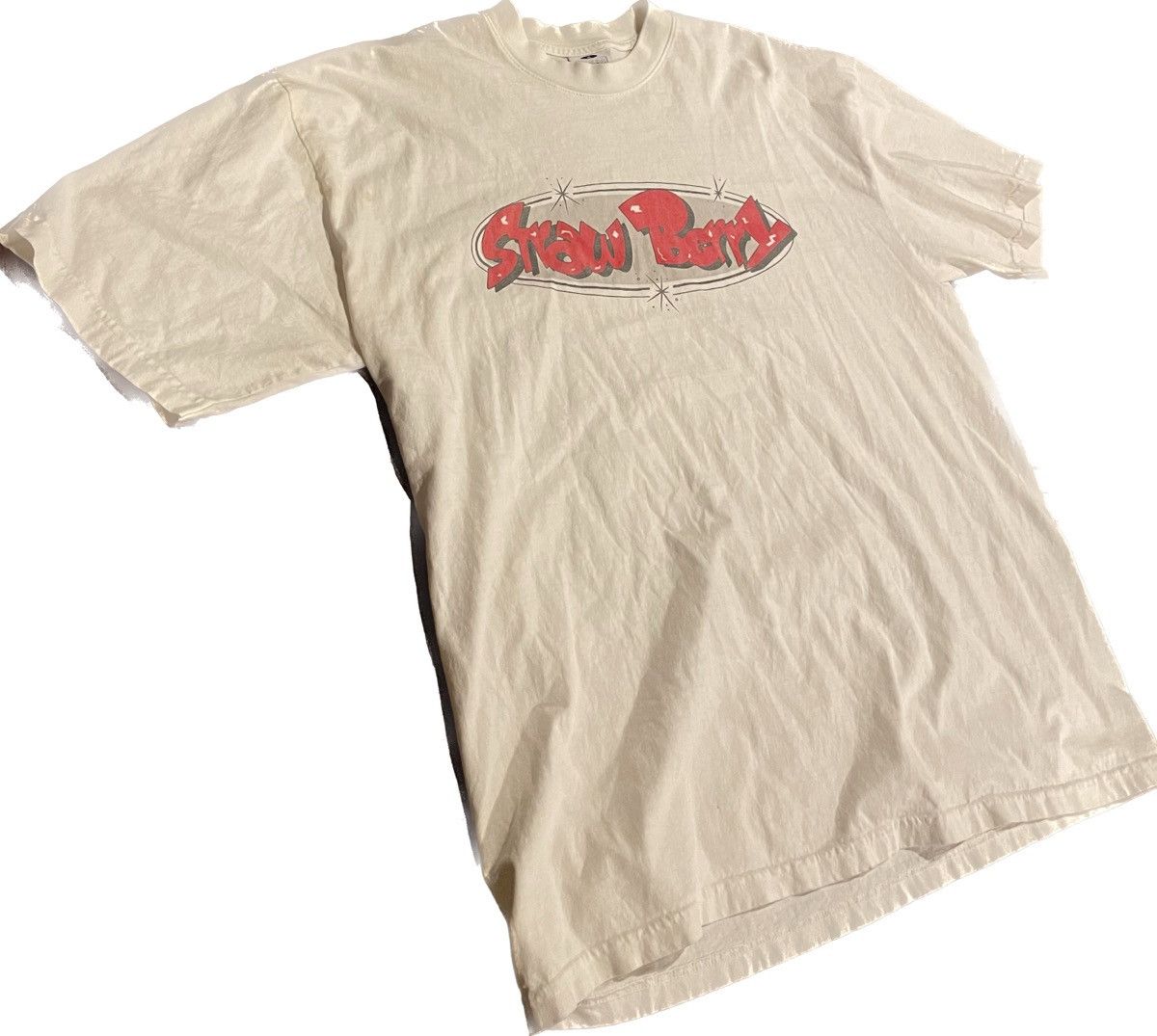 Strawberry Strawberry retro cream Tee Size US XL / EU 56 / 4 - 1 Thumbnail